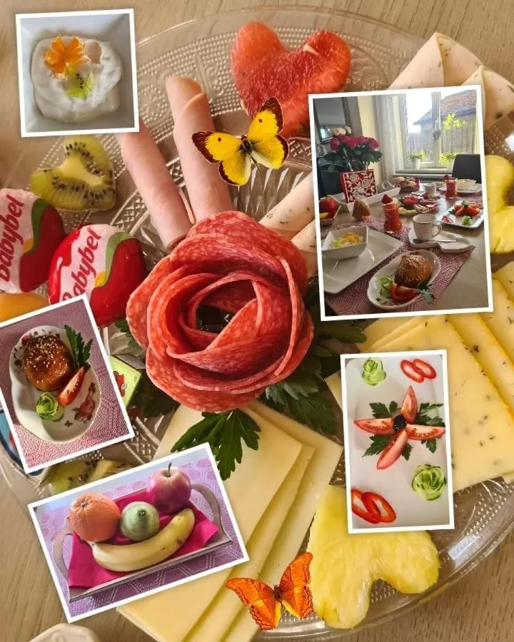 Breakfast in La Rose