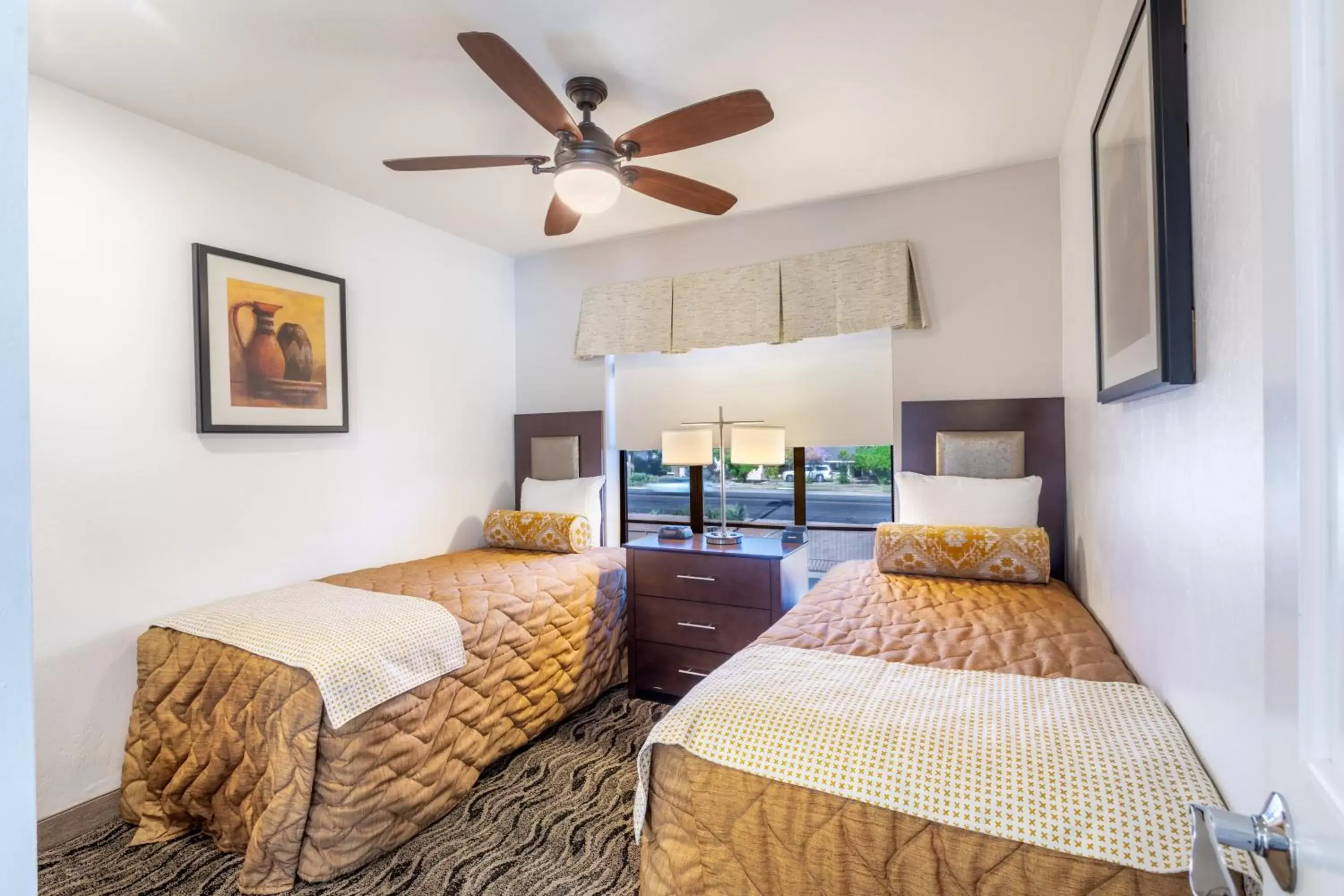 Bedroom, Bed in Scottsdale Camelback Resort