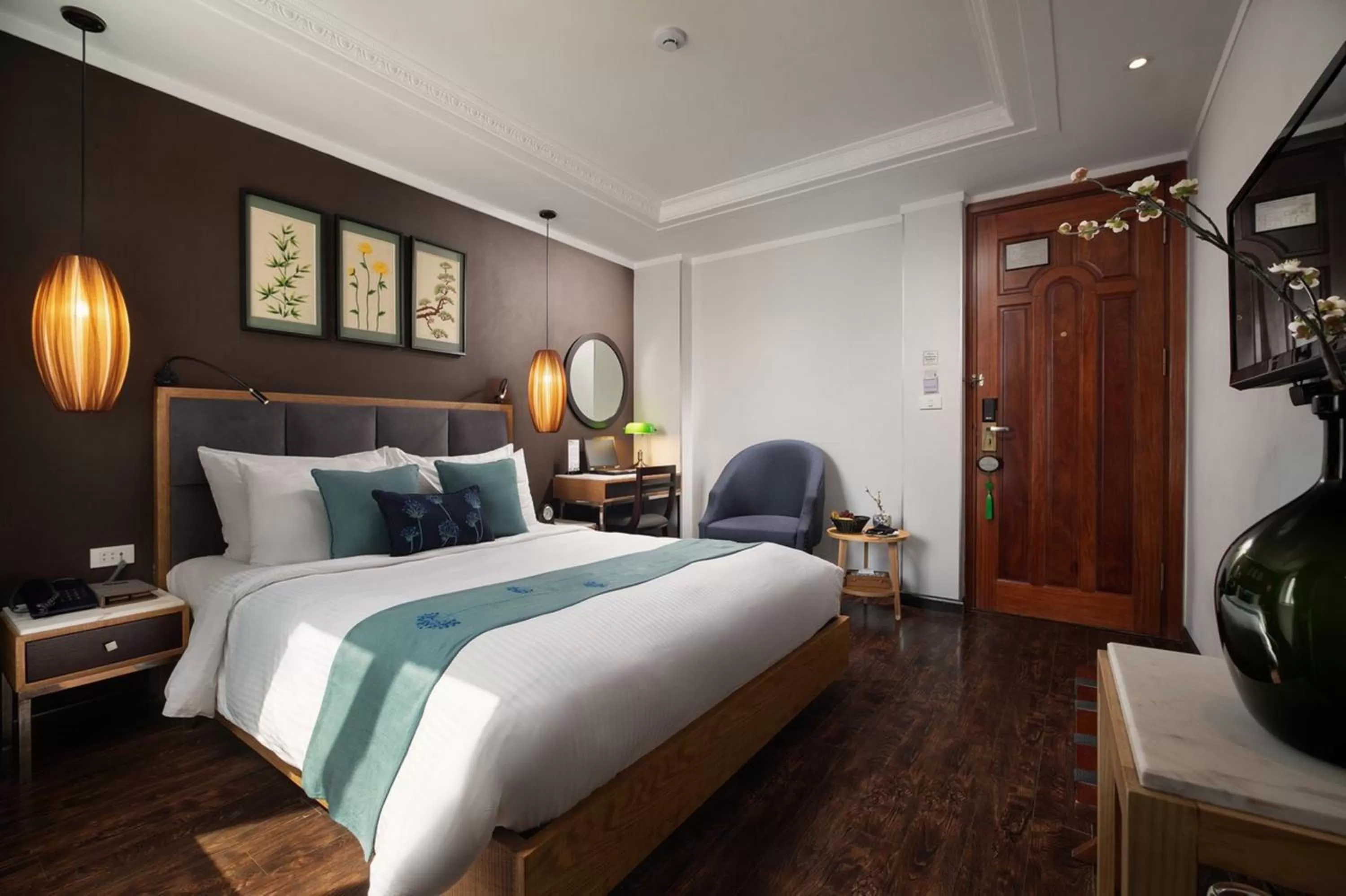 Bed in Hotel Emerald Waters Classy