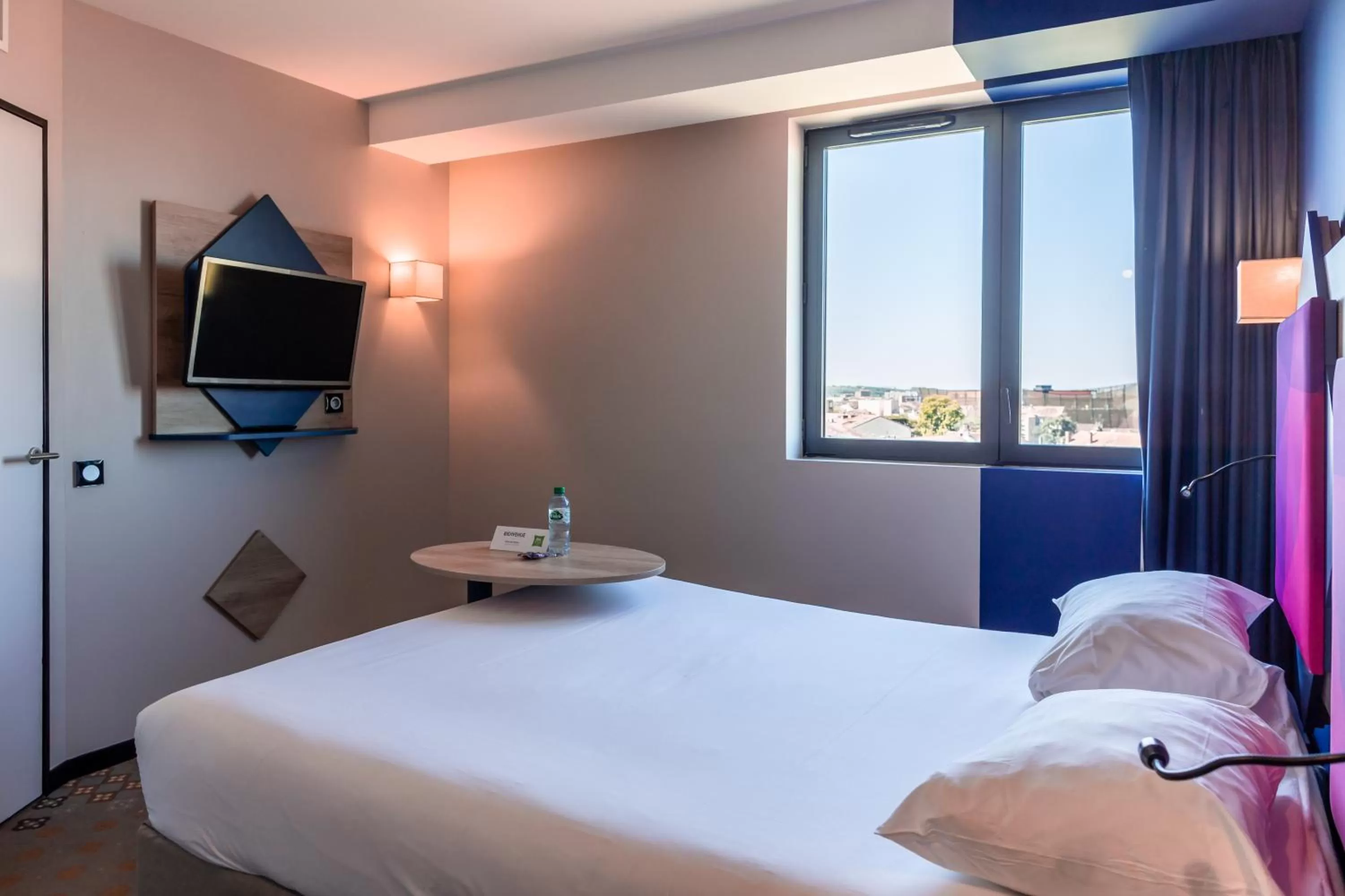 Photo of the whole room, Bed in ibis styles Albi Centre Le Theatro