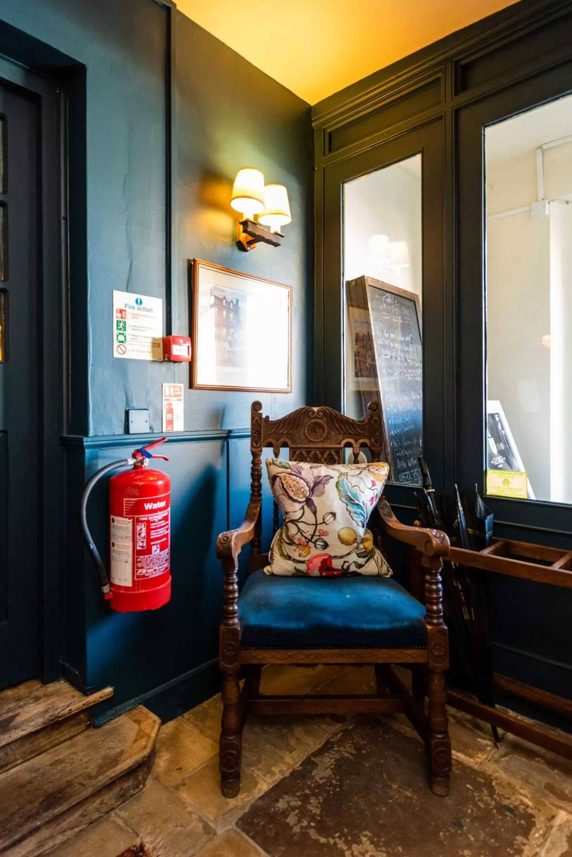 Seating Area in The Whipper-In Hotel