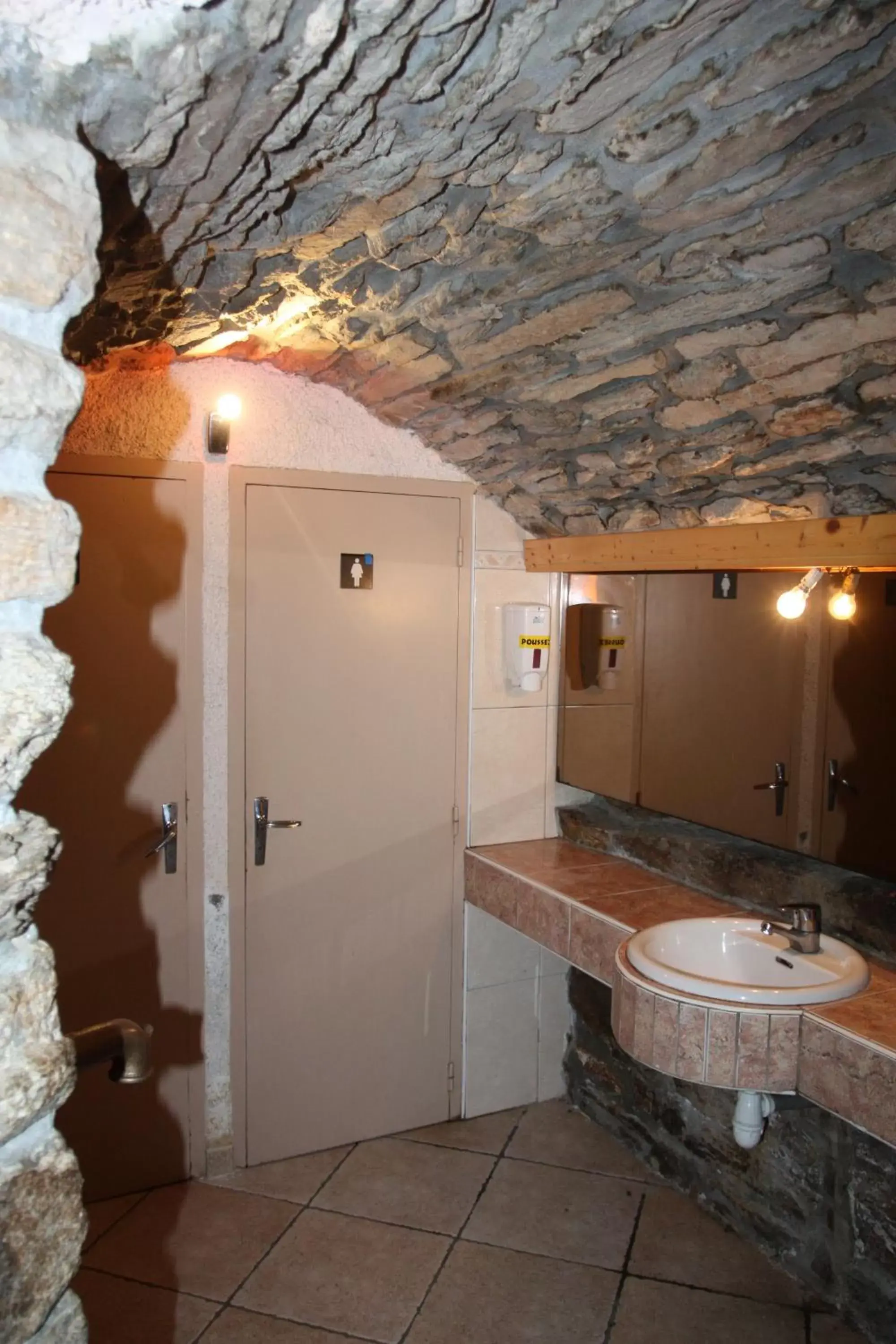 Other, Bathroom in Hôtel Les Tilleuls de Pareloup à Salles-Curan
