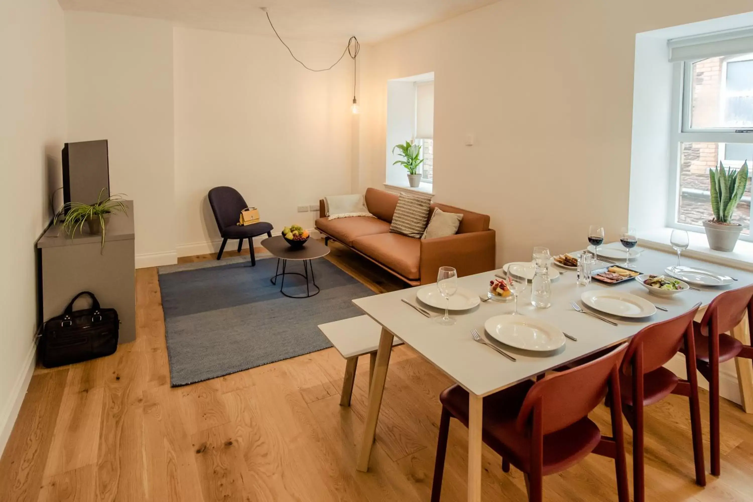 Living room, Dining Area in Hotel Isaacs Cork City