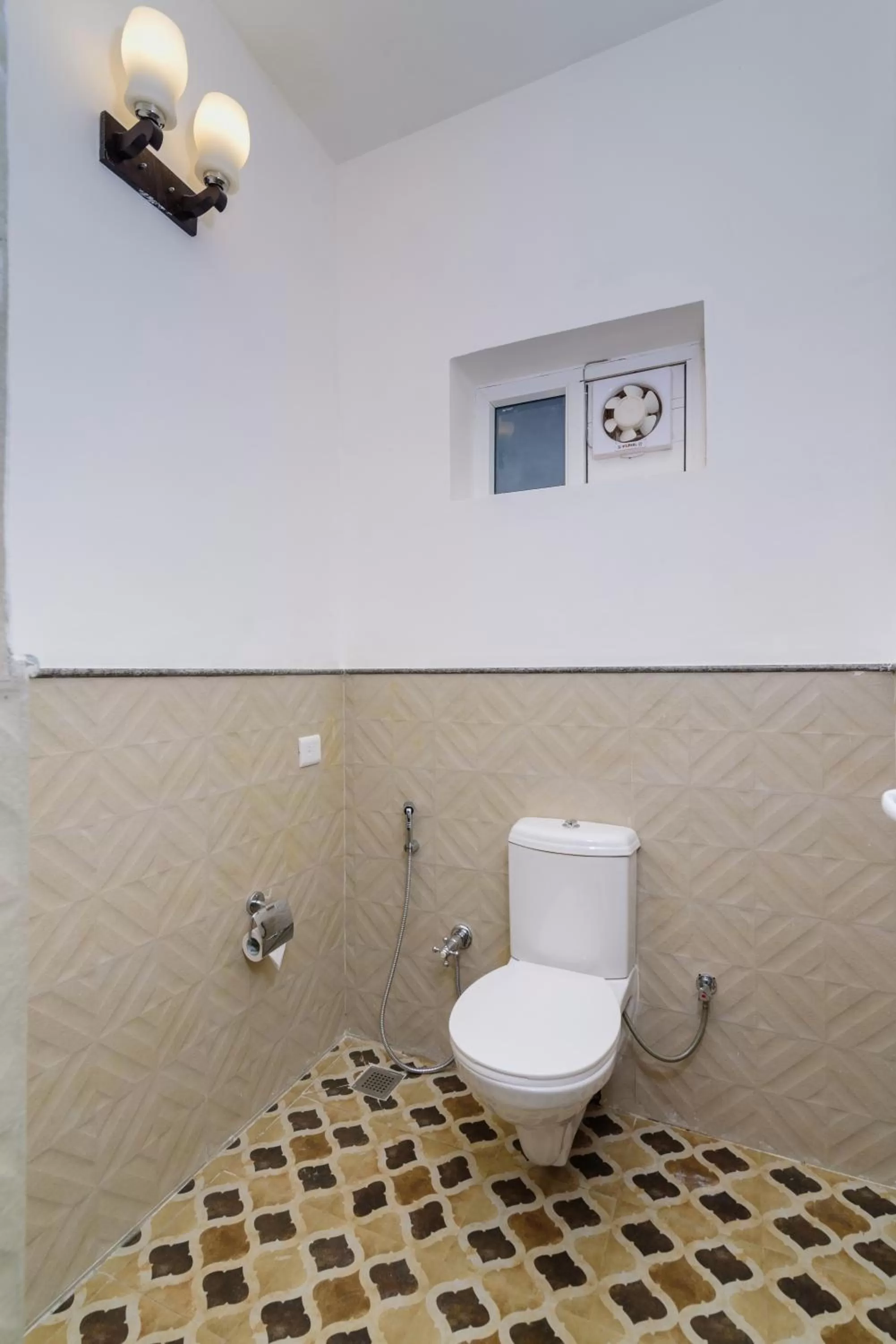 Bathroom in Astroport Sariska Treetop by Eight Continents