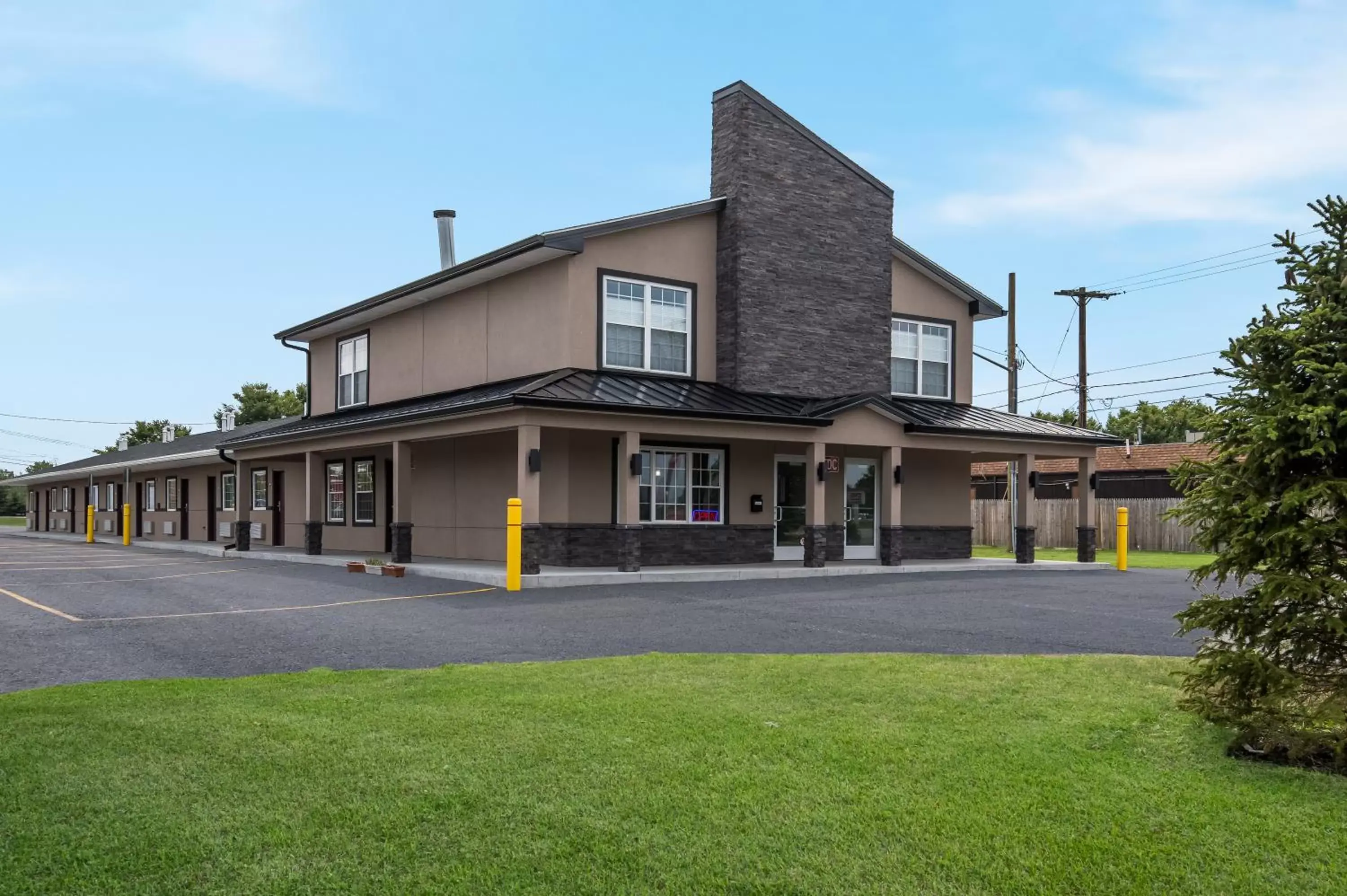 Property building in Americas Best Value Inn Farmington Property building in Americas Best Value Inn Farmington