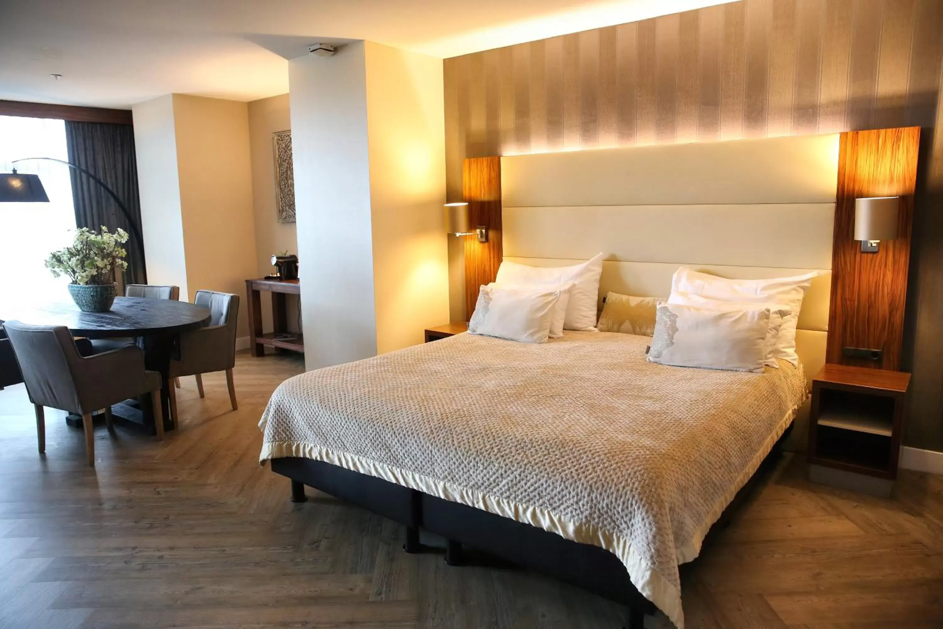 Bedroom, Bed in Van der Valk Hotel Rotterdam - Blijdorp