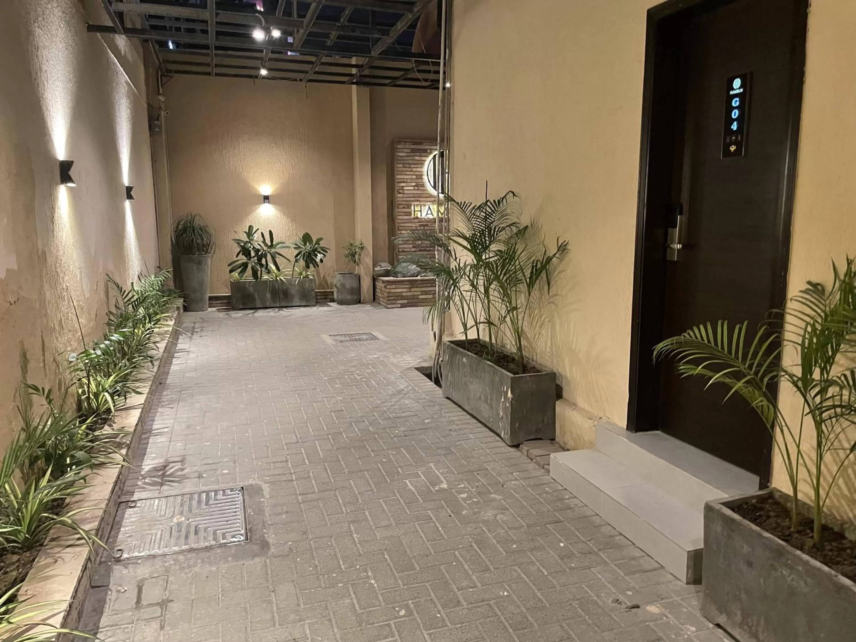 Patio in Hamsun Shahrah-e-Faisal