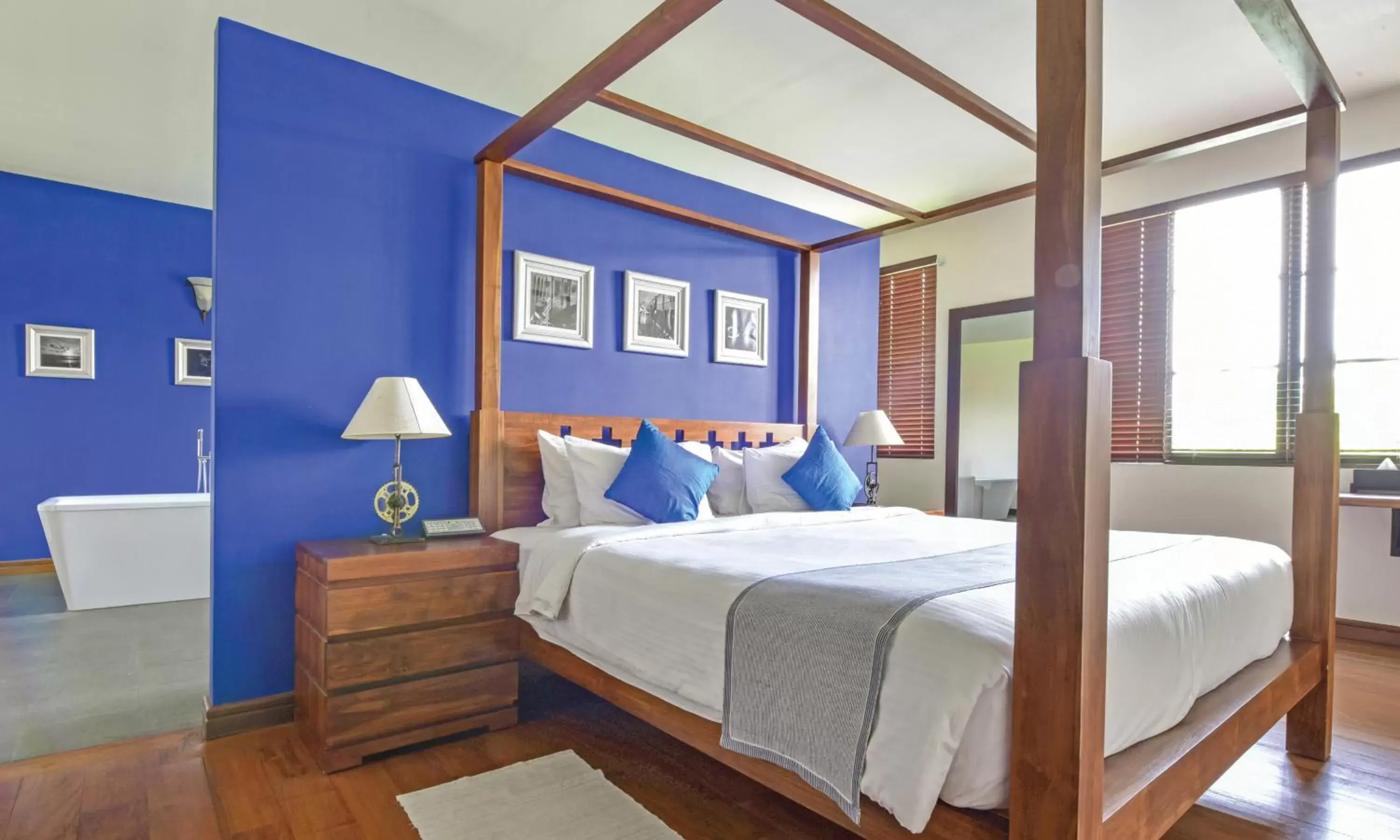 Bed in Colombo Court Hotel & Spa