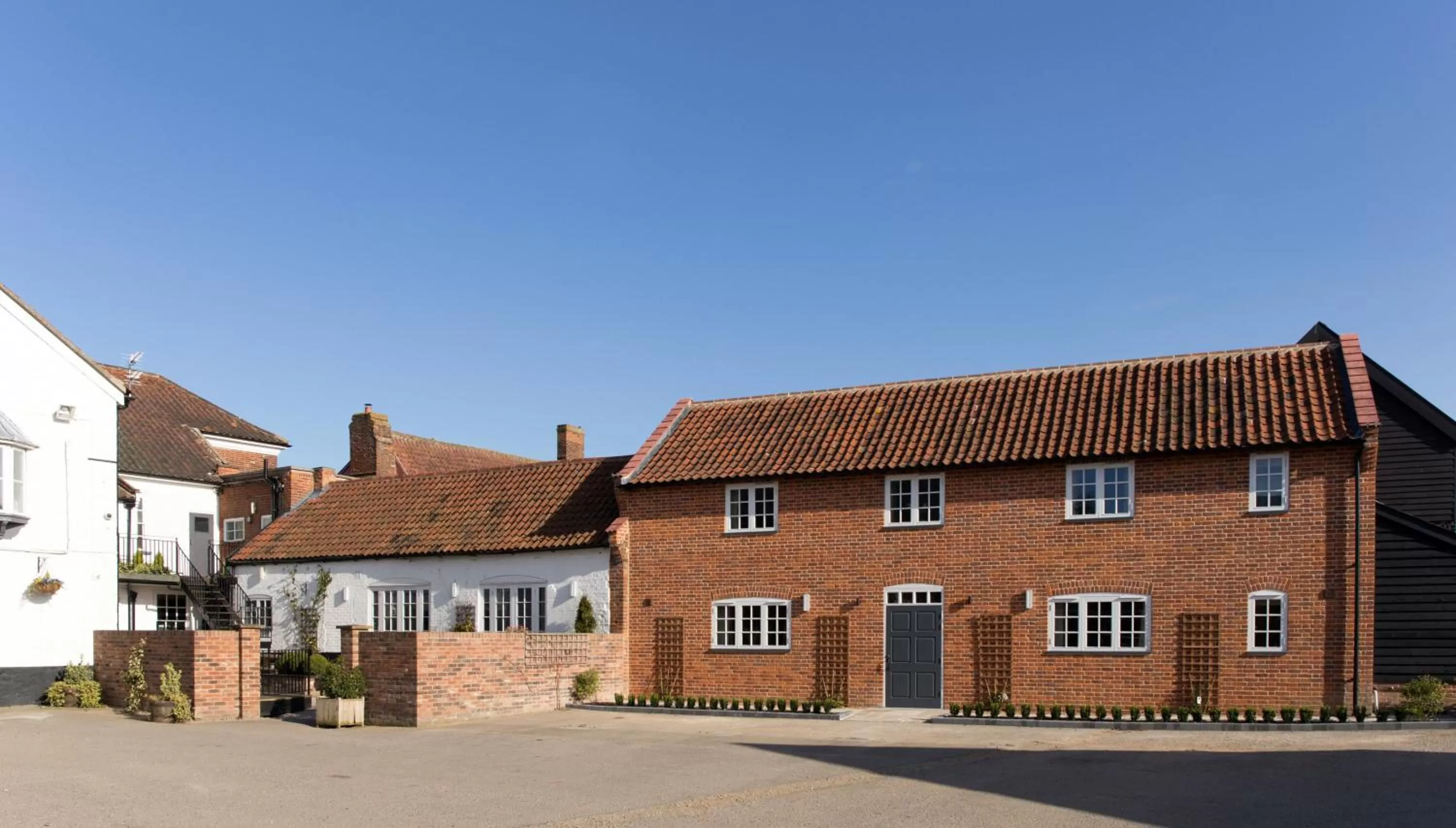 Day in The Loddon Swan