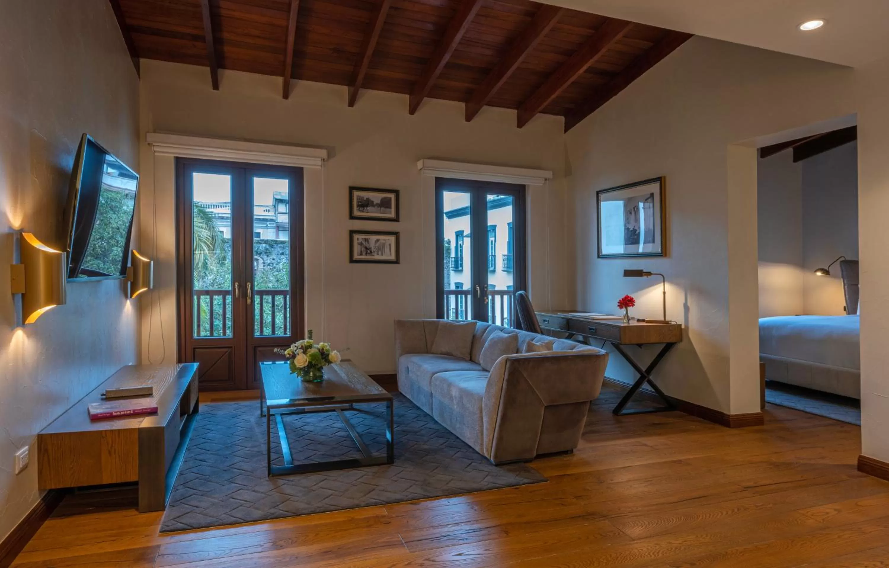 Living room, Bed in Hotel La Compañía Casco Antiguo