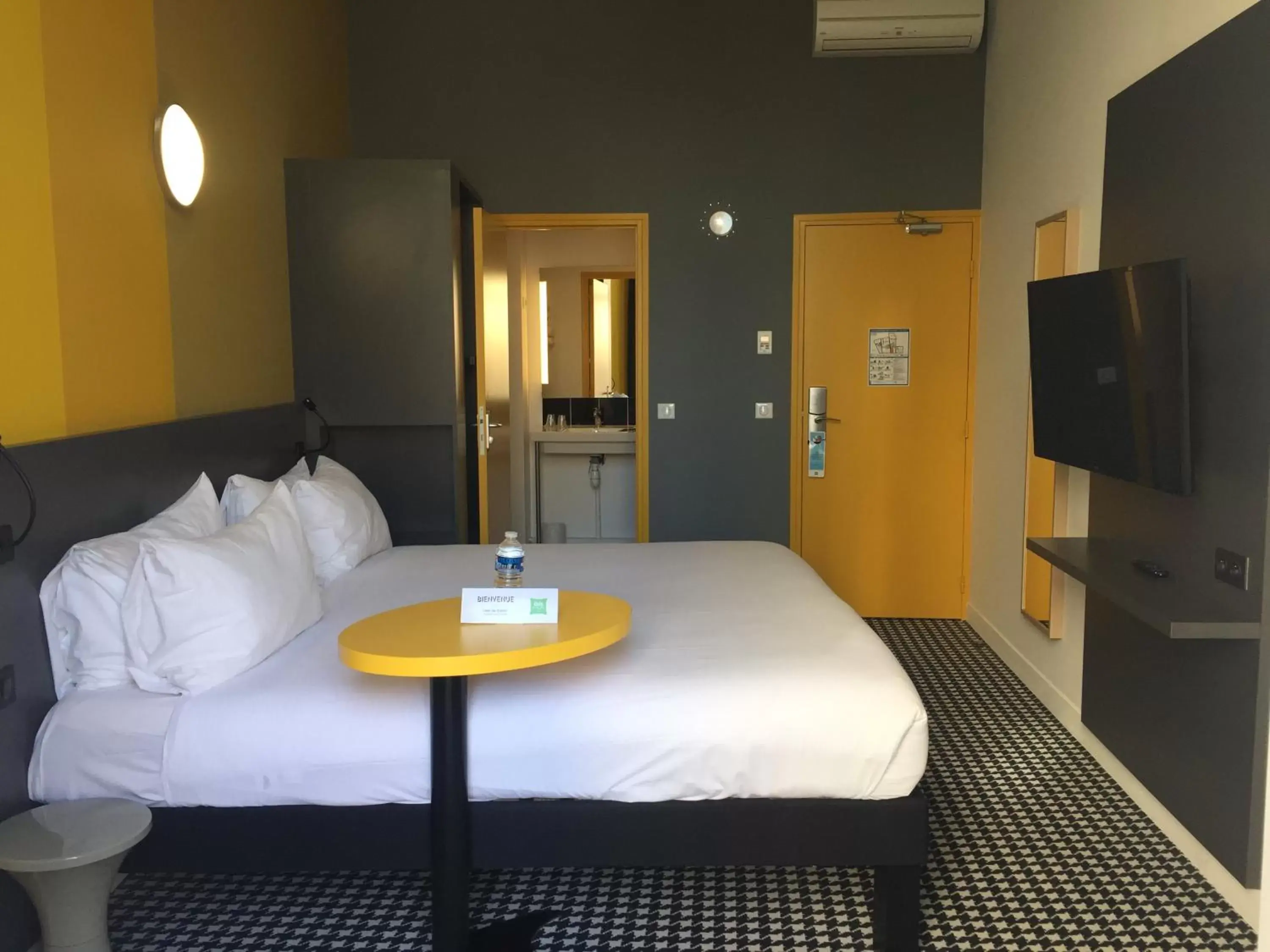 Bed in ibis Styles Marseille Vieux Port