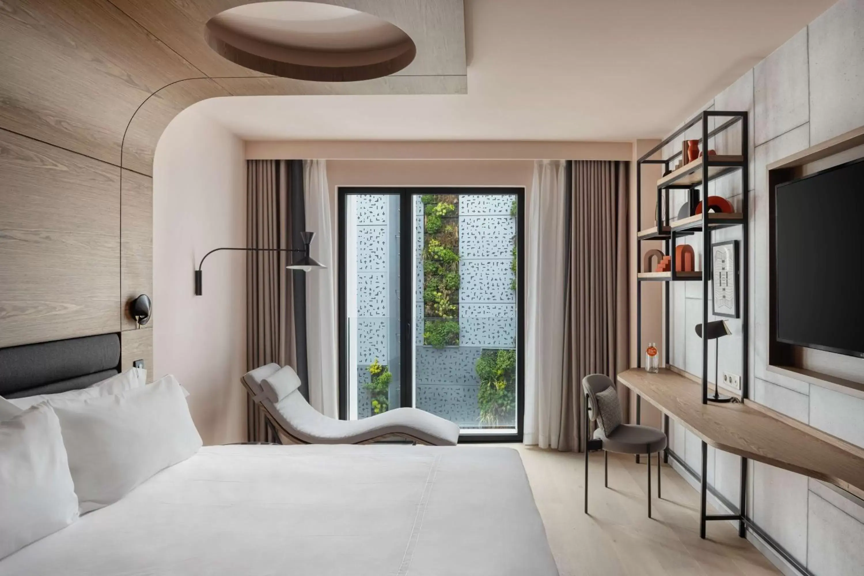 Bedroom in Canopy By Hilton Paris Trocadero