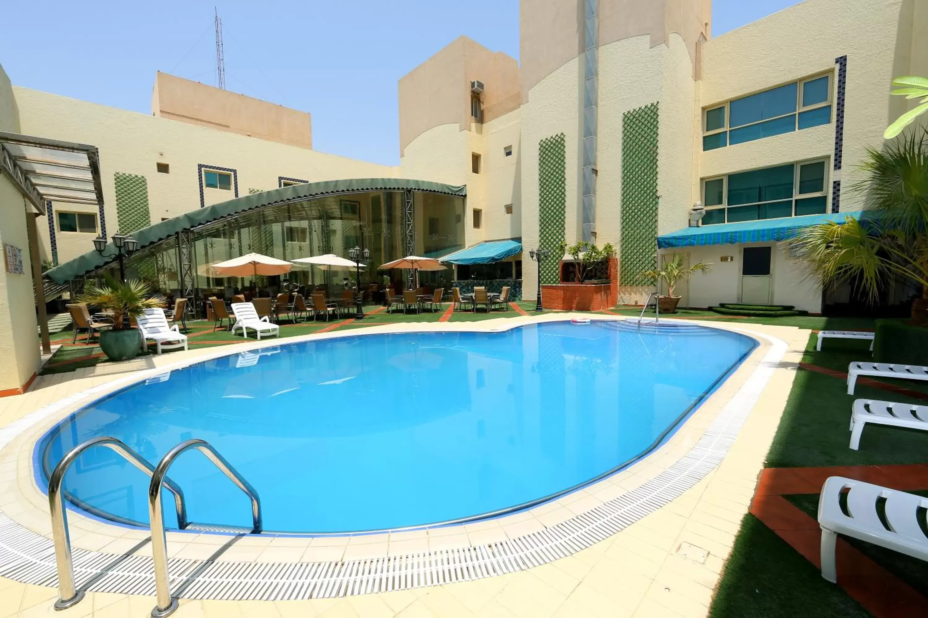 Pool view, Swimming Pool in Ramada by Wyndham Dammam Khaleej Road