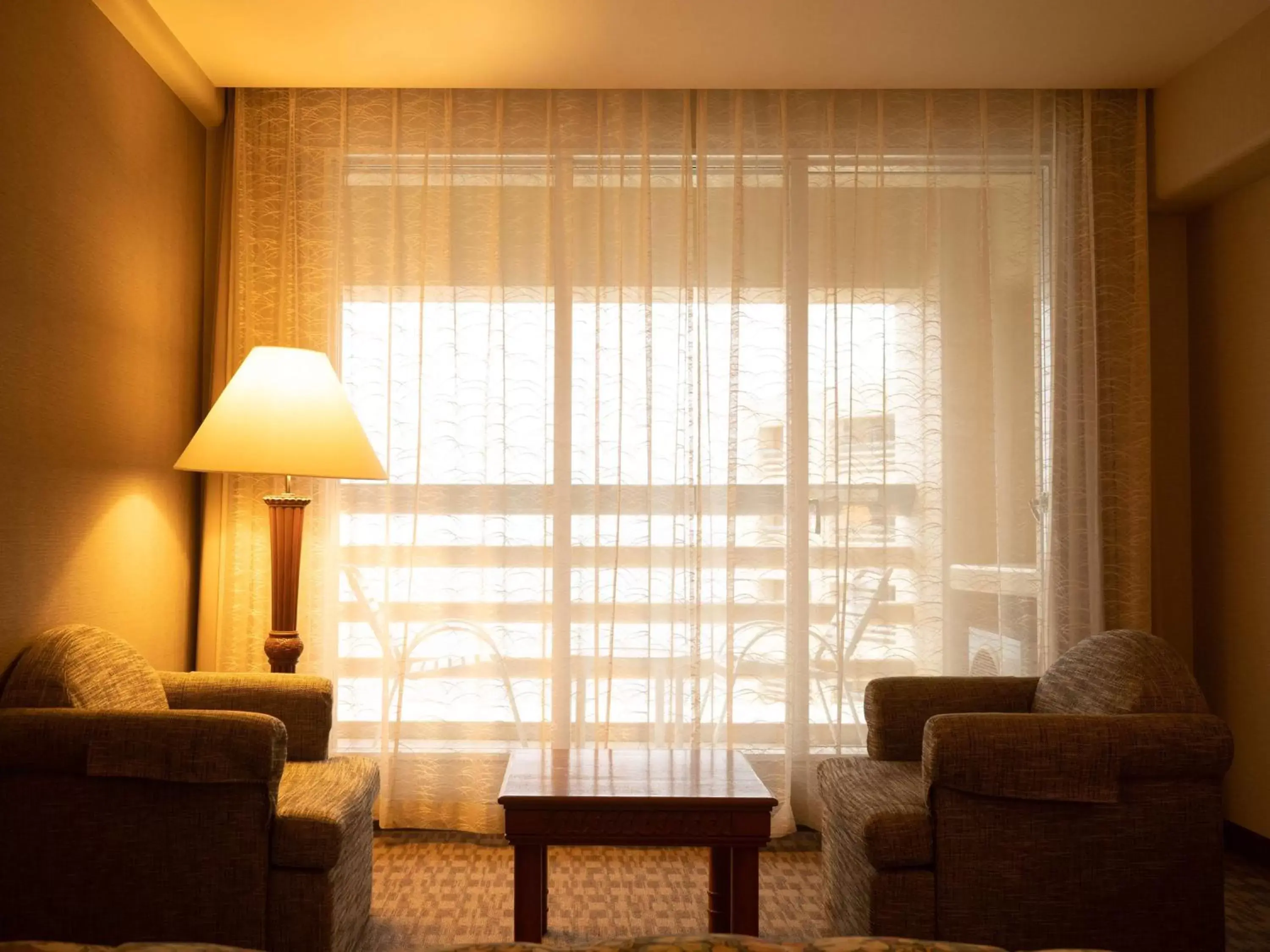 Bedroom, Seating Area in Radisson Blu Hotel GRT, Chennai International Airport