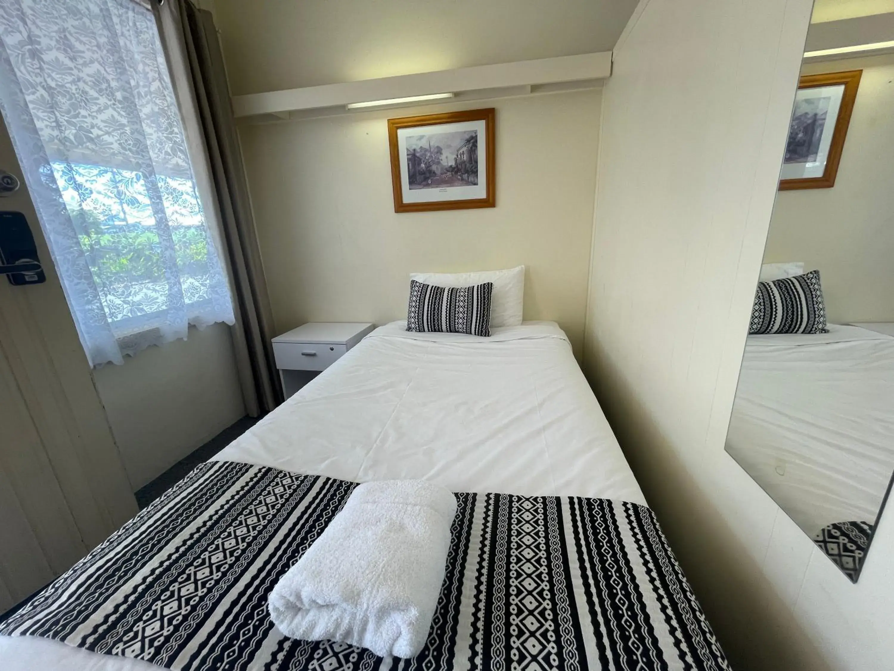 Bedroom, Bed in Arkana Motel