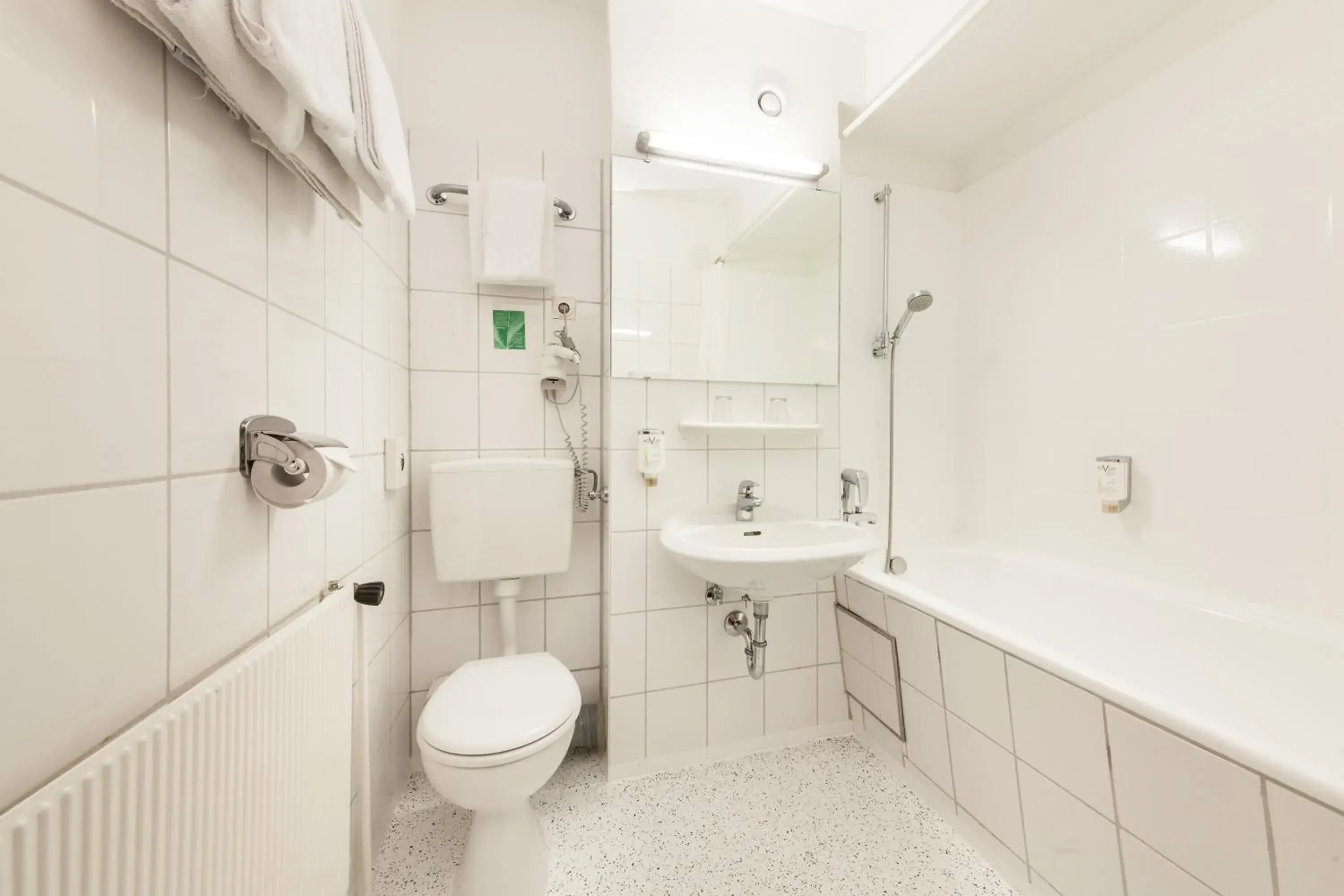 Bathroom in Sure Hotel by Best Western Muenchen Hauptbahnhof