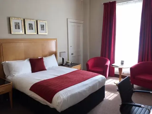 Bed in Millennium Hotel Glasgow