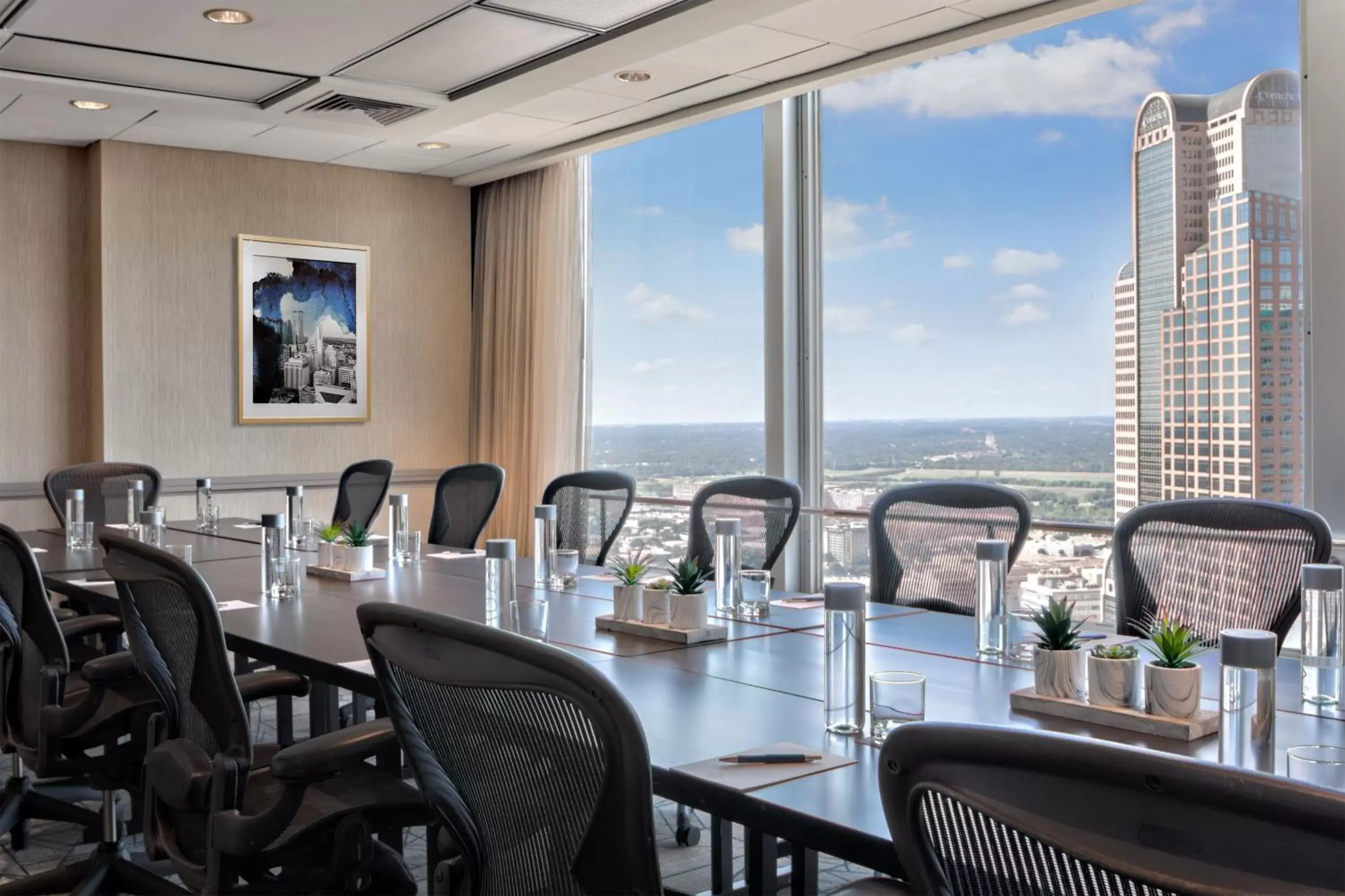 Meeting/conference room, Restaurant/Places to Eat in Sheraton Dallas Hotel