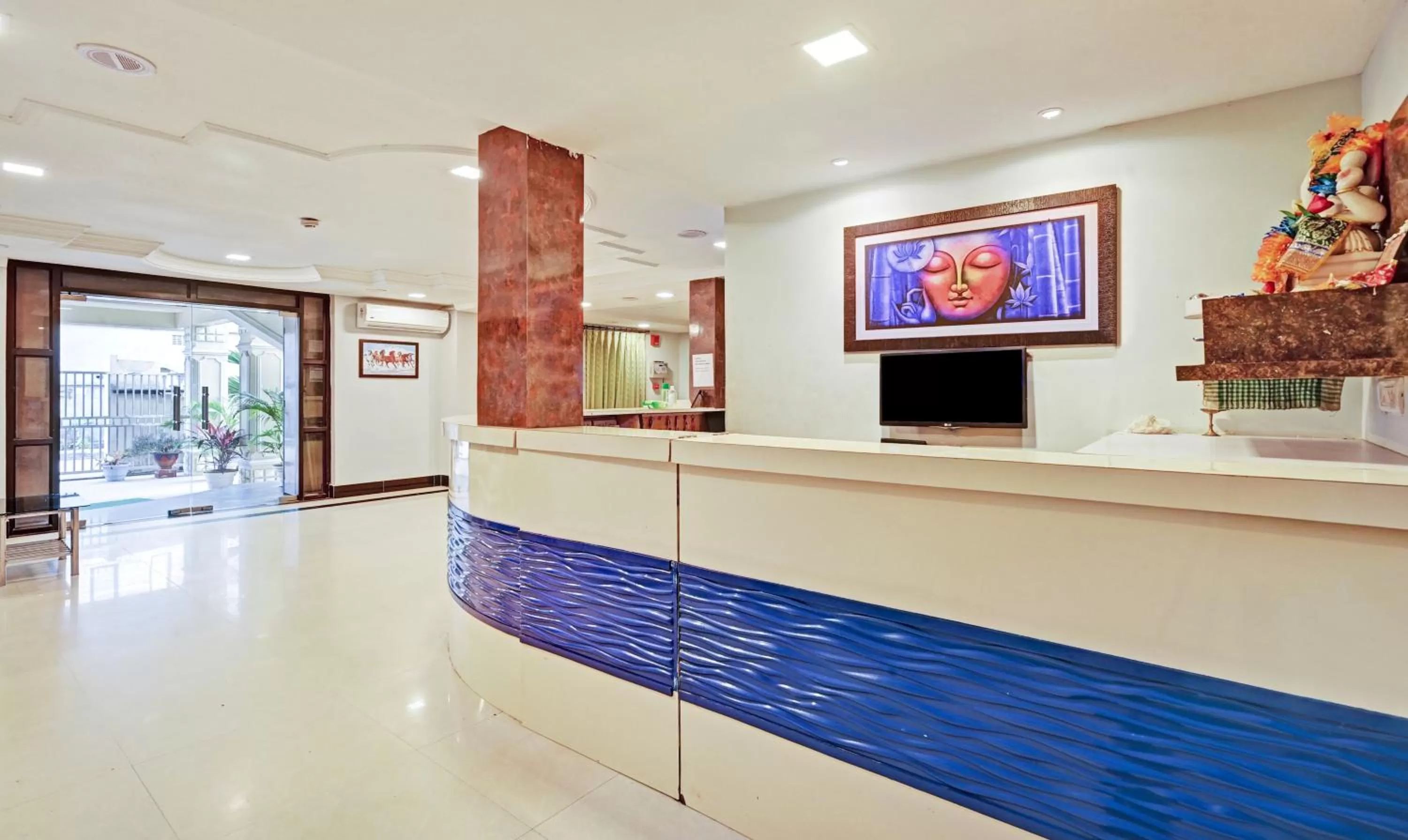 Lobby or reception in Treebo Sidhartha International Baliapanda