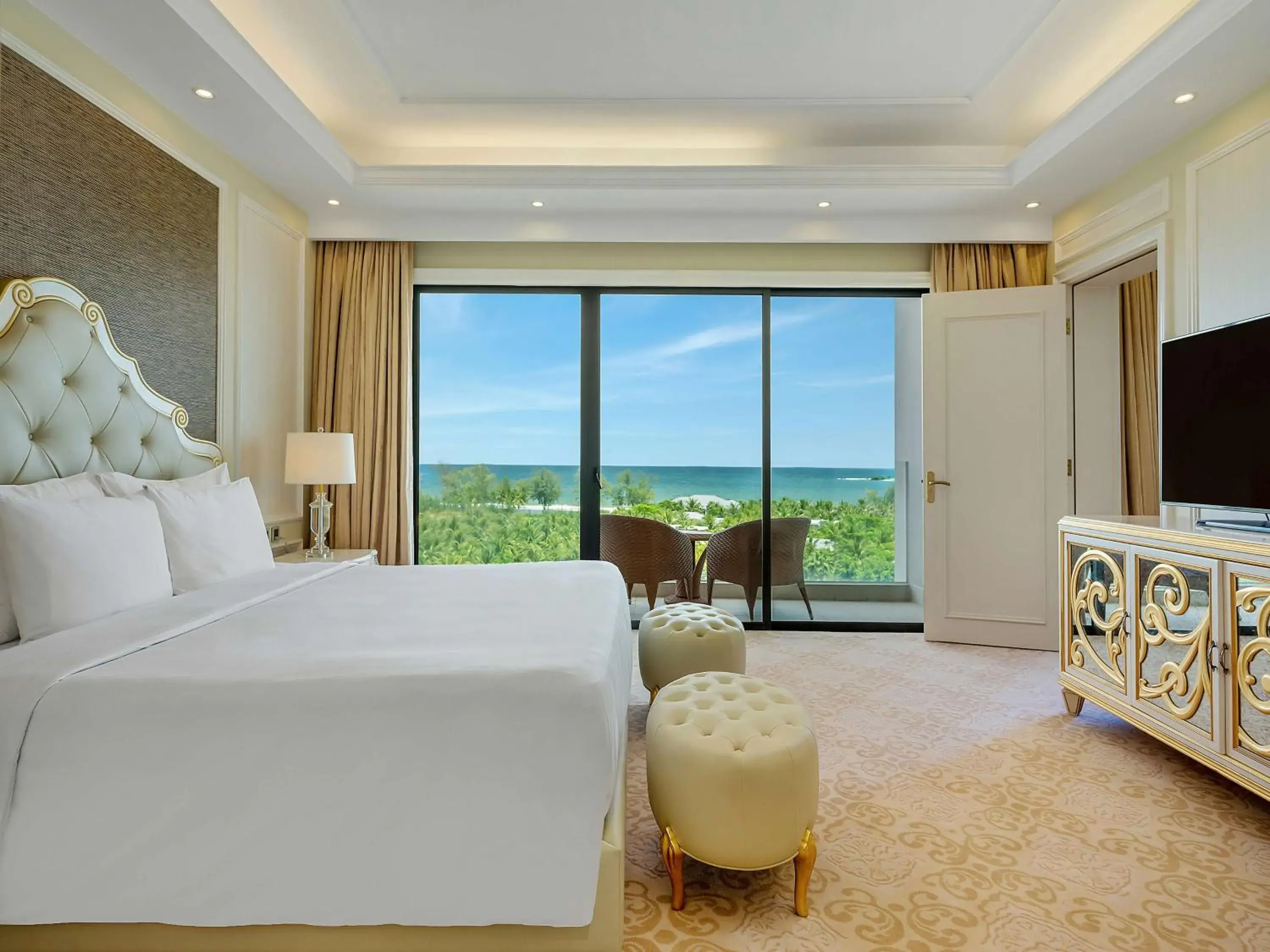 Bedroom in Radisson Blu Resort Phu Quoc