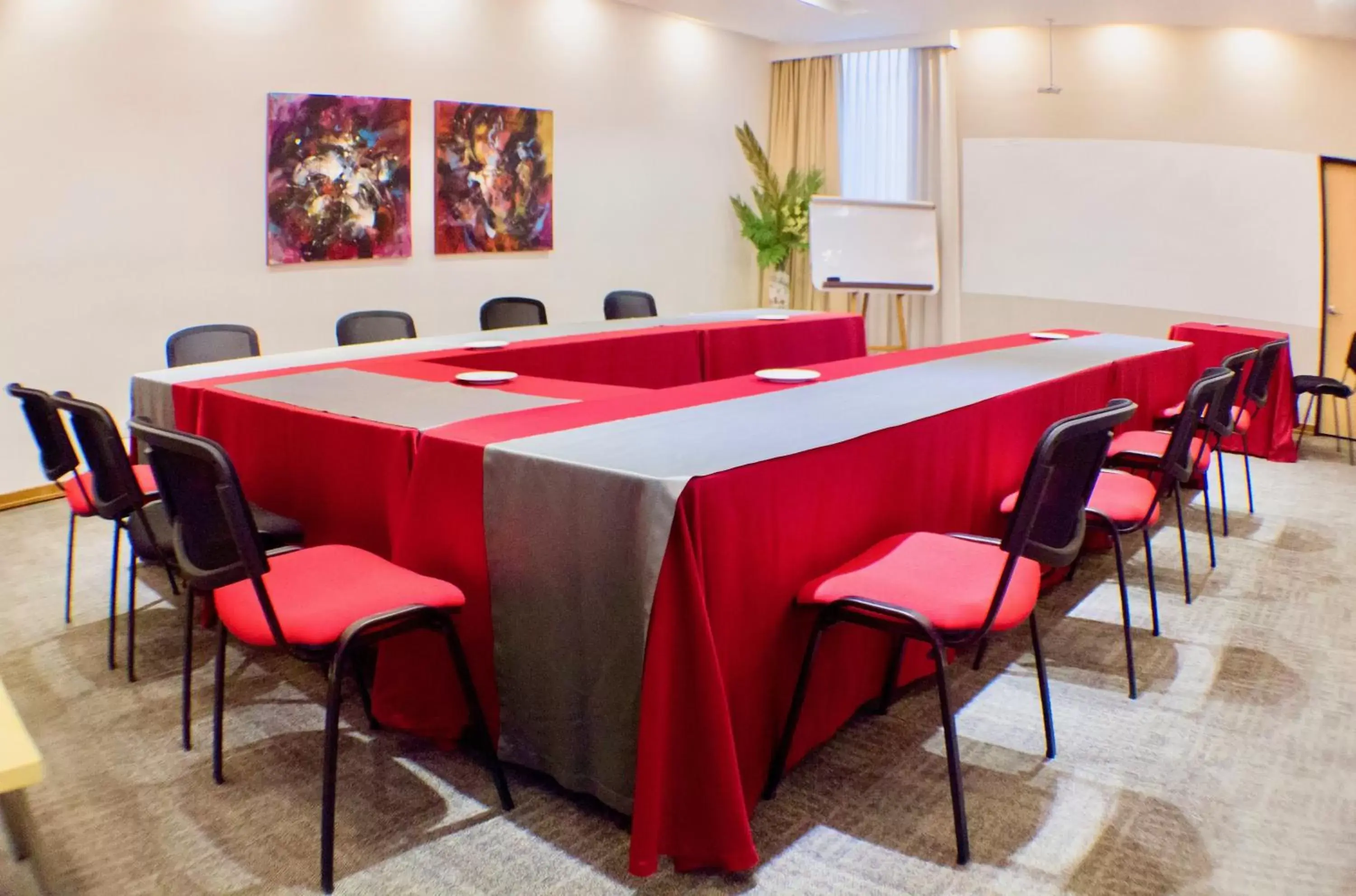 Meeting/conference room in Novelty Suites Hotel