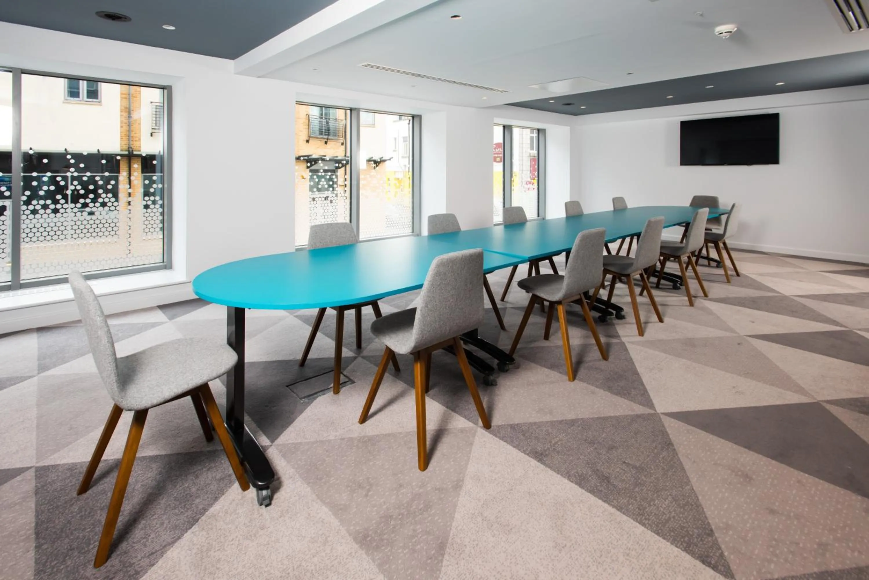 Meeting/conference room in Holiday Inn Express Swindon City Centre by IHG