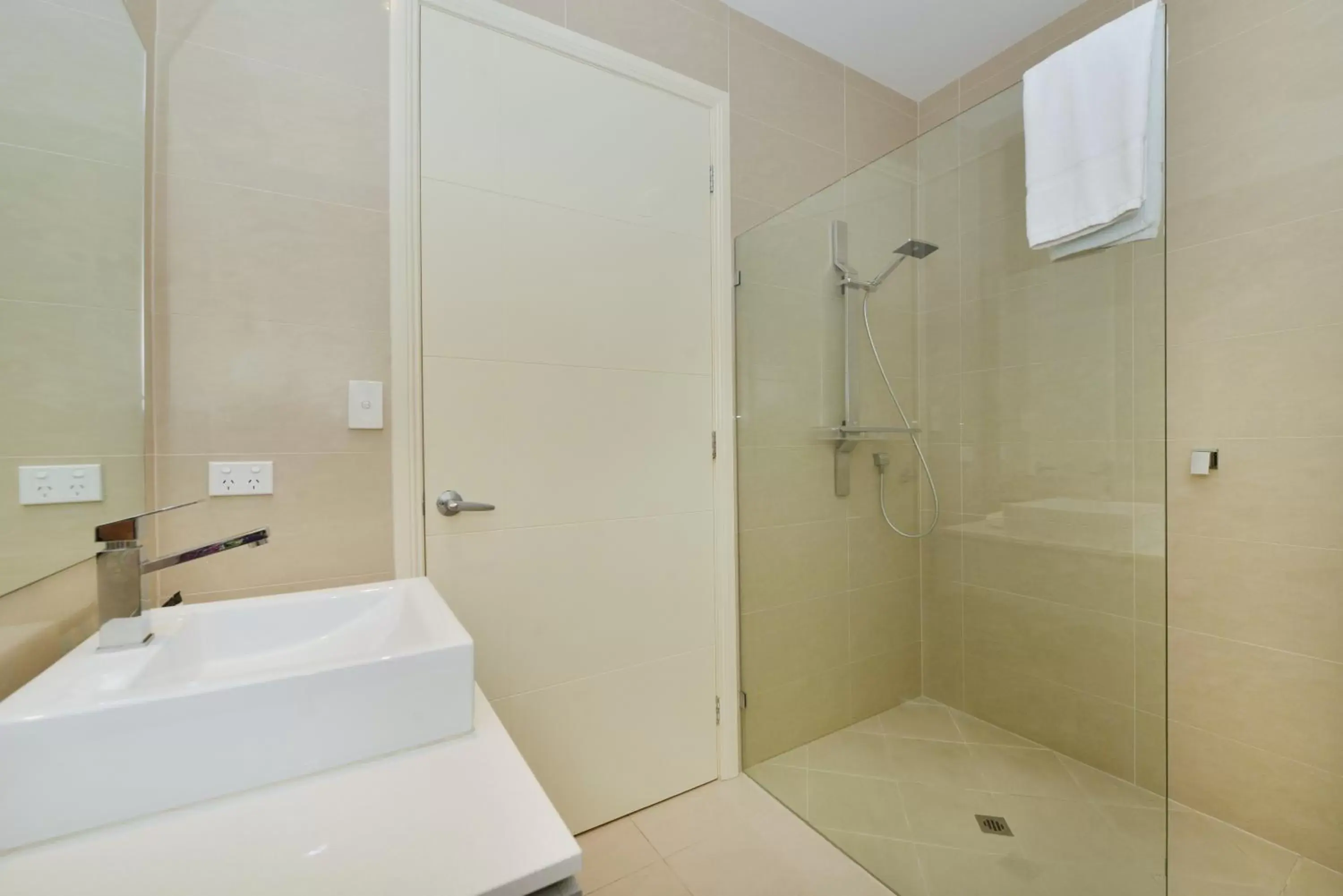 Shower, Bathroom in Club Tropical Resort with Onsite Reception & Check In