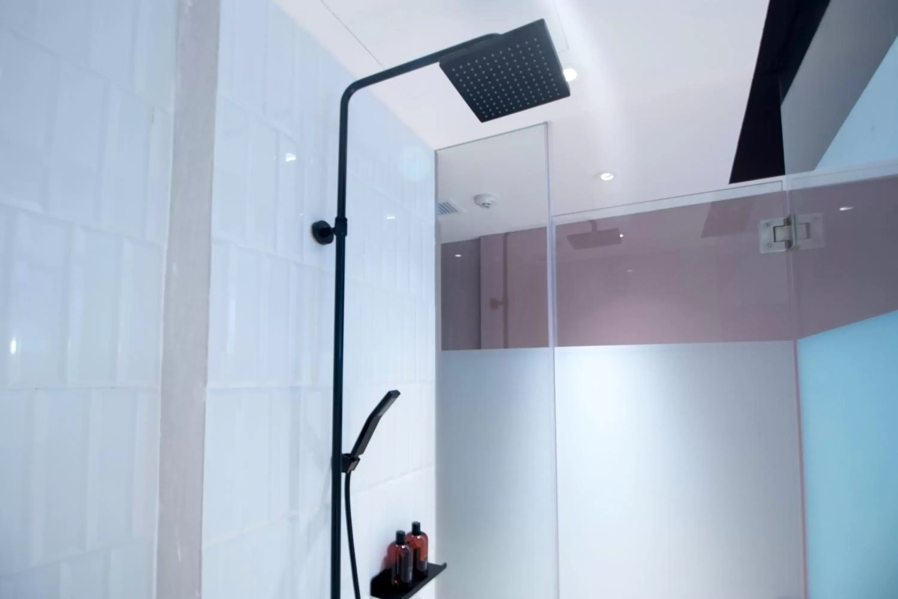 Shower, Bathroom in Hotel NuVe Elements