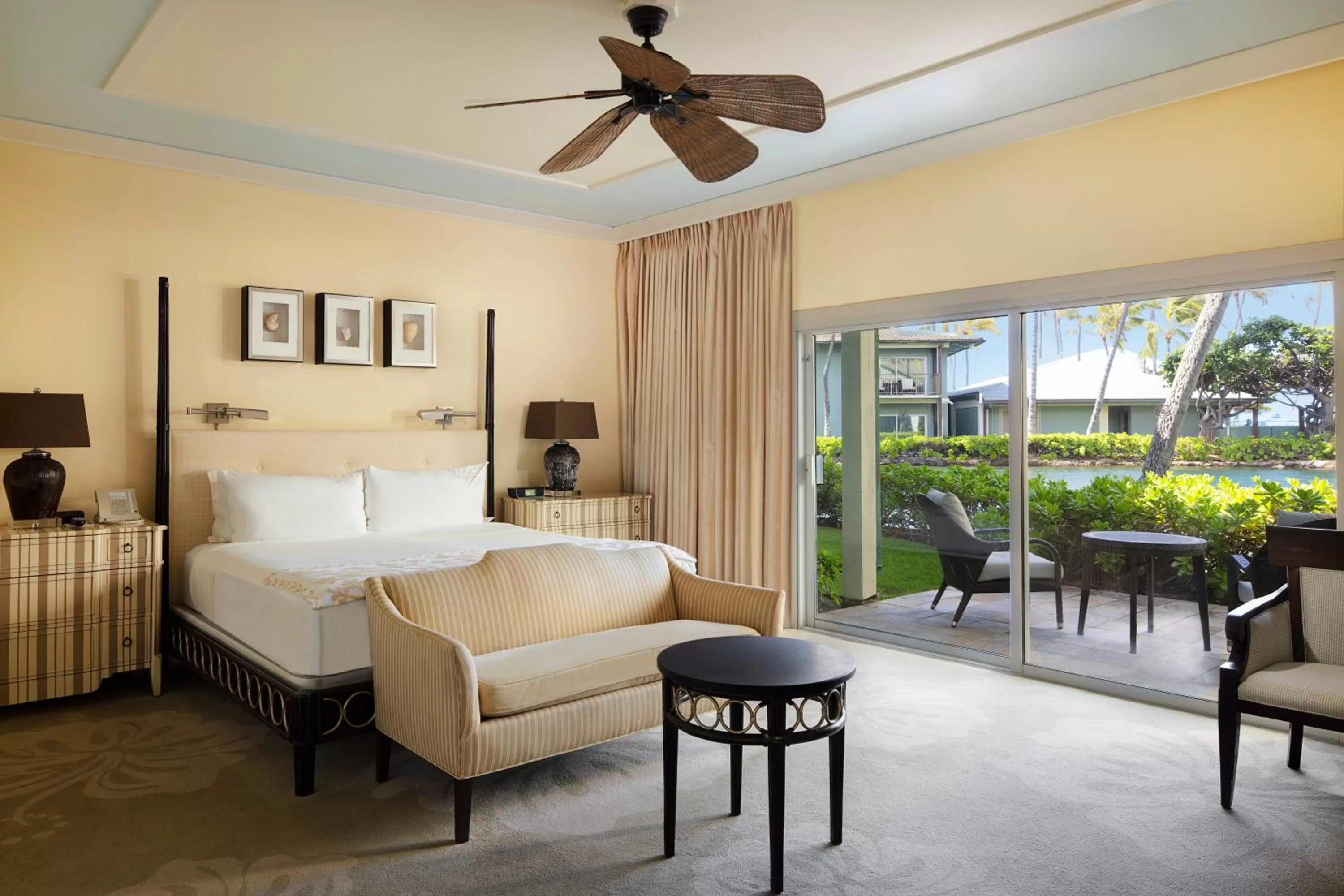 Bedroom, Bed in The Kahala Hotel and Resort