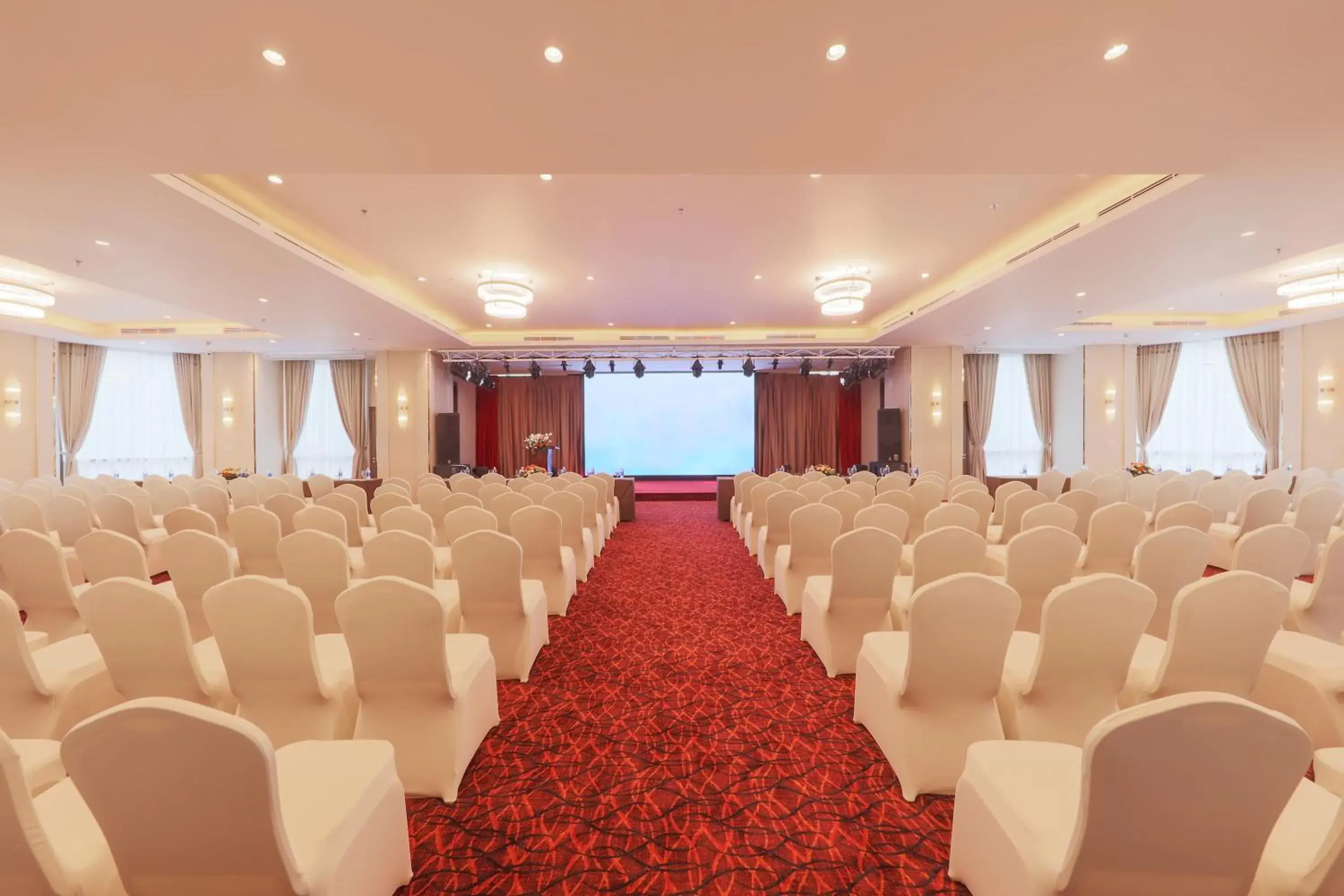Meeting/conference room, Banquet Facilities in Grand Vista Hanoi