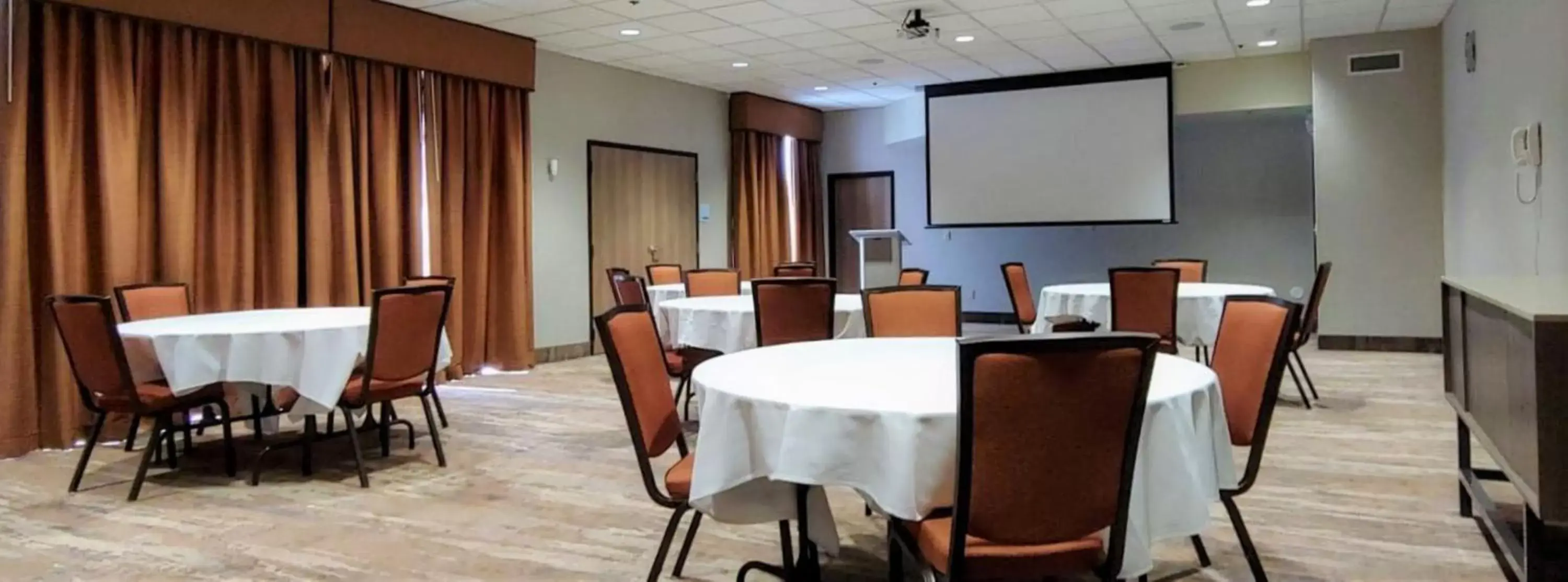 Meeting/conference room in Holiday Inn Express Springdale - Zion National Park Area, an IHG Hotel