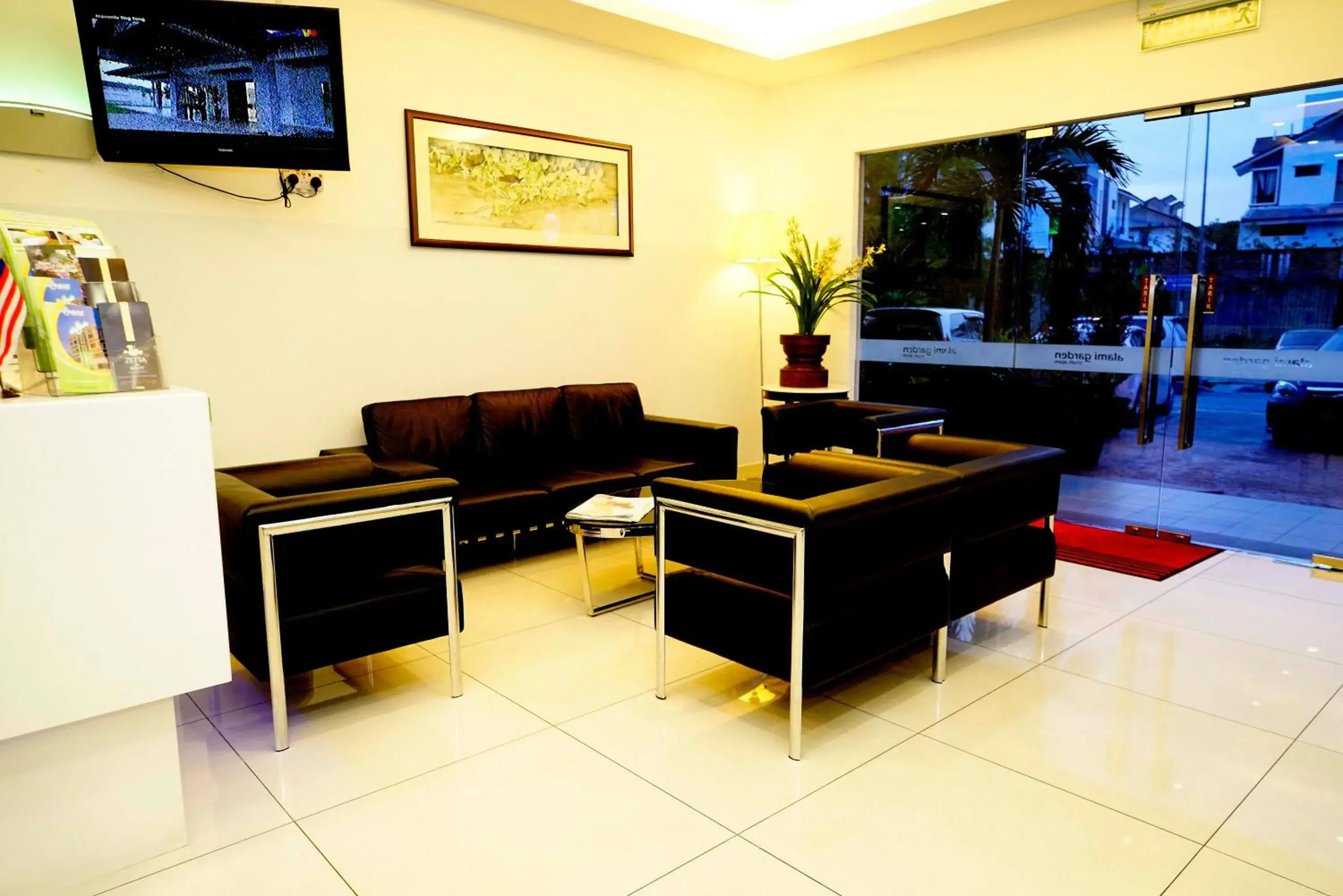 Lobby or reception, Lounge/Bar in Alami Garden Hotel