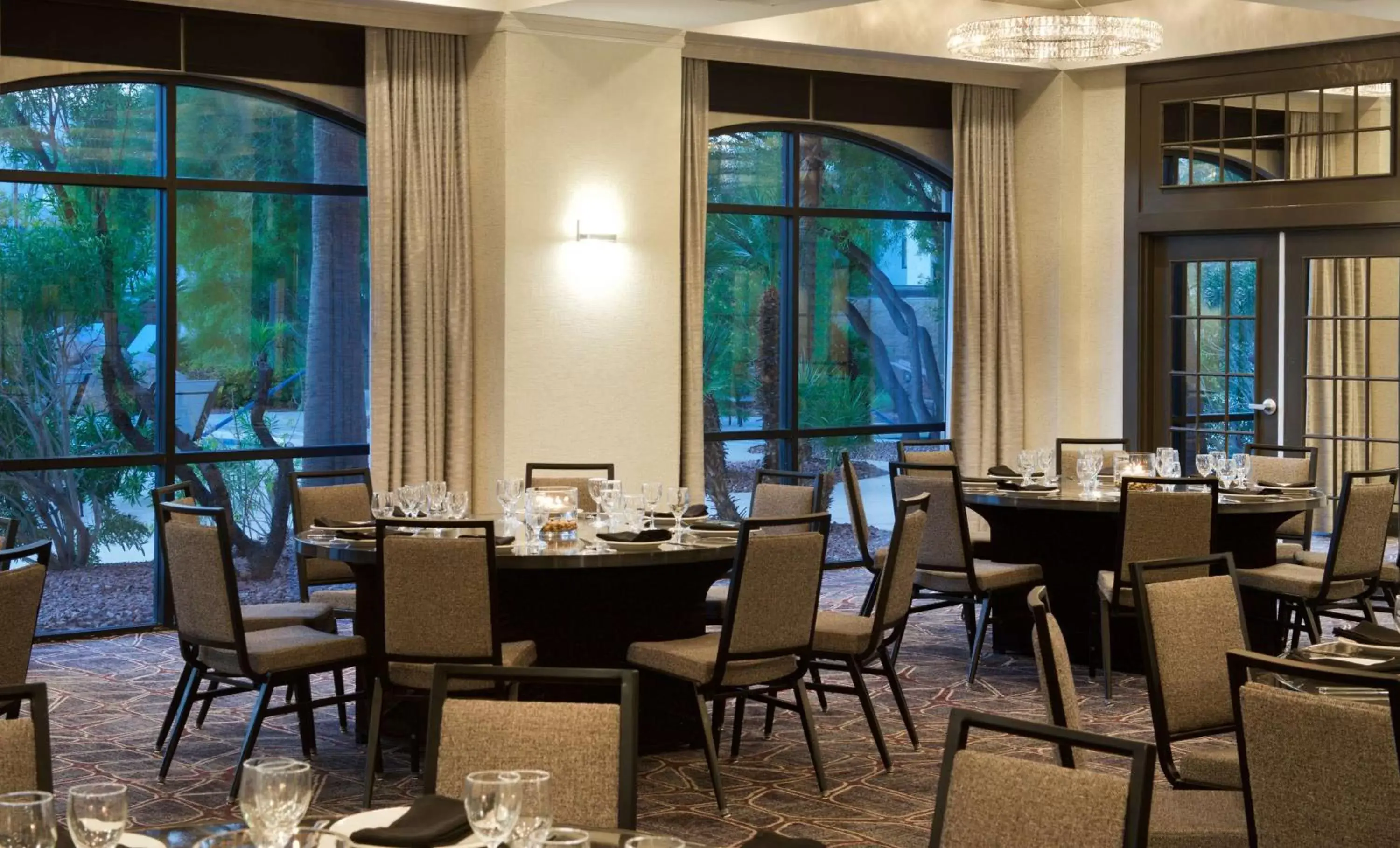 Meeting/conference room, Restaurant/Places to Eat in Embassy Suites by Hilton Las Vegas