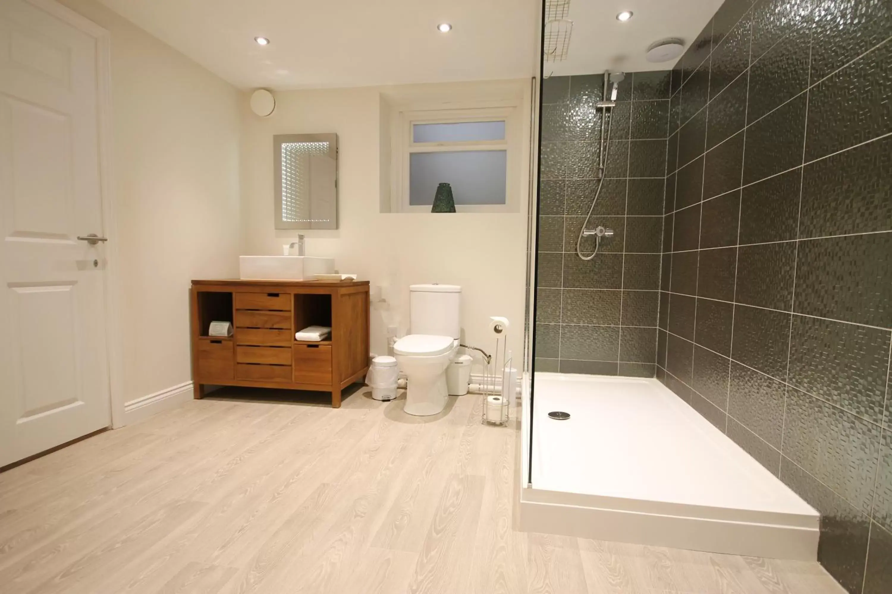 Shower, Bathroom in Andover House Hotel & Restaurant - Adults only
