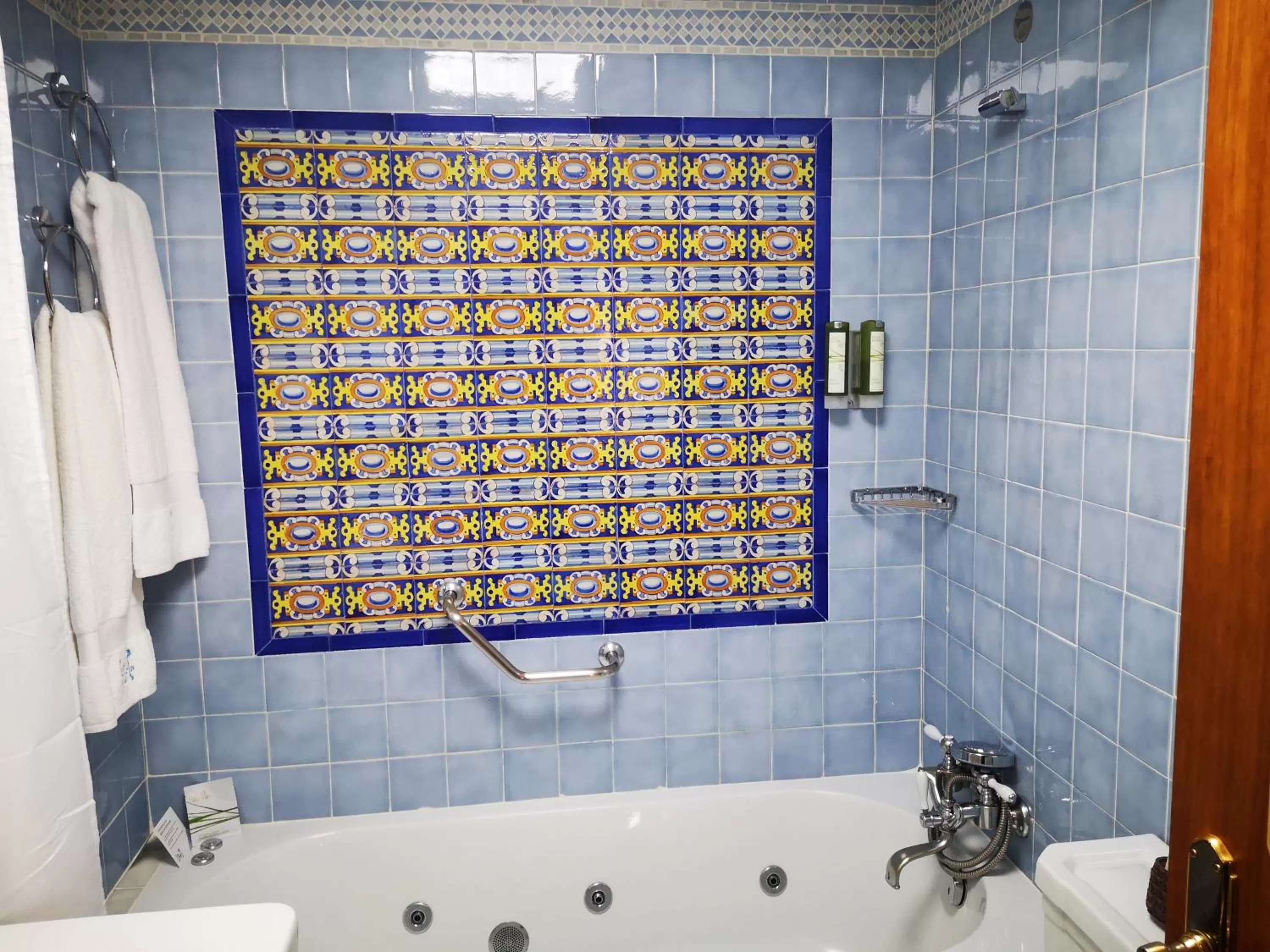 Hot Tub, Bathroom in La Llave de la Judería Hotel Boutique