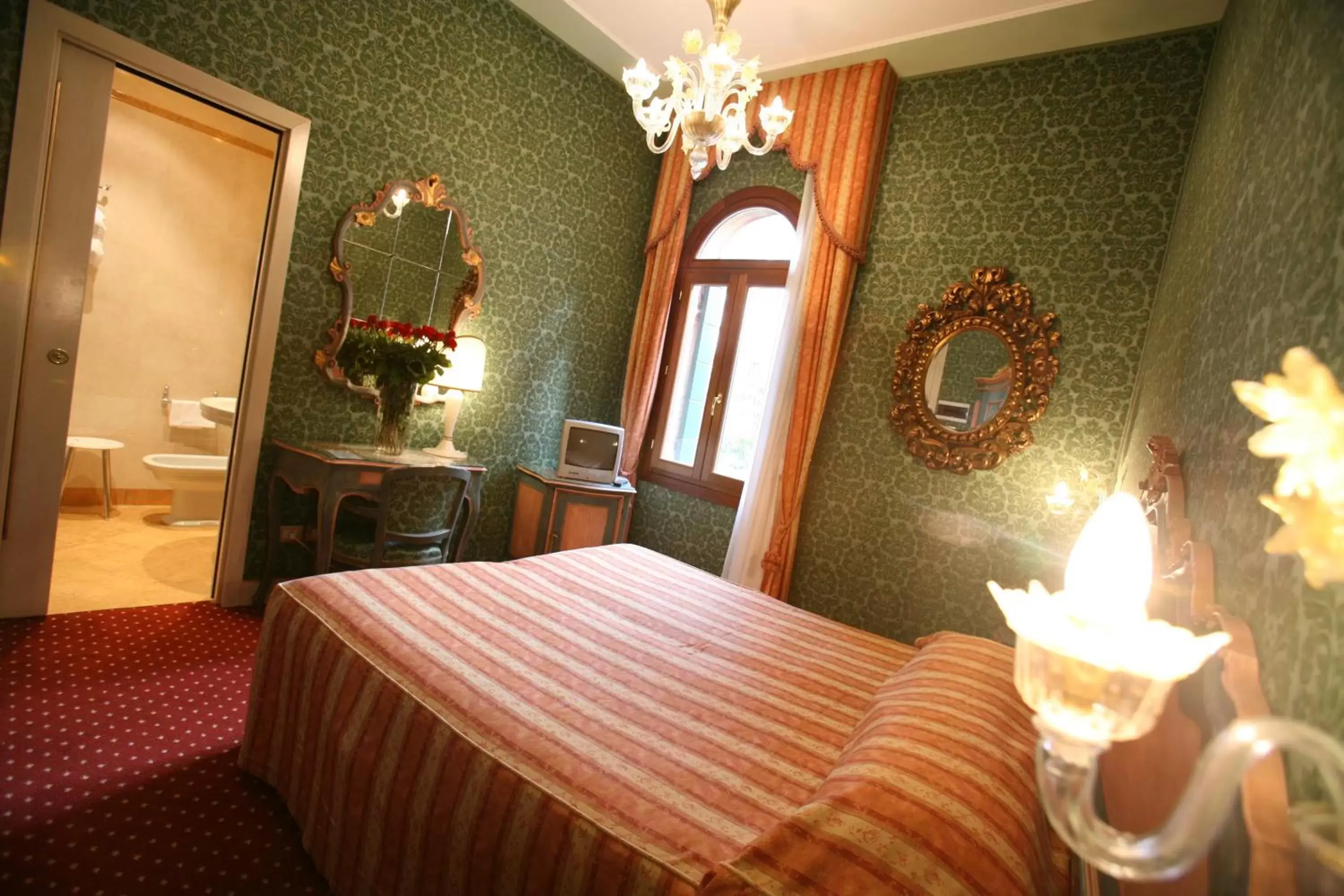 Photo of the whole room, Bed in Locanda Ca' del Brocchi