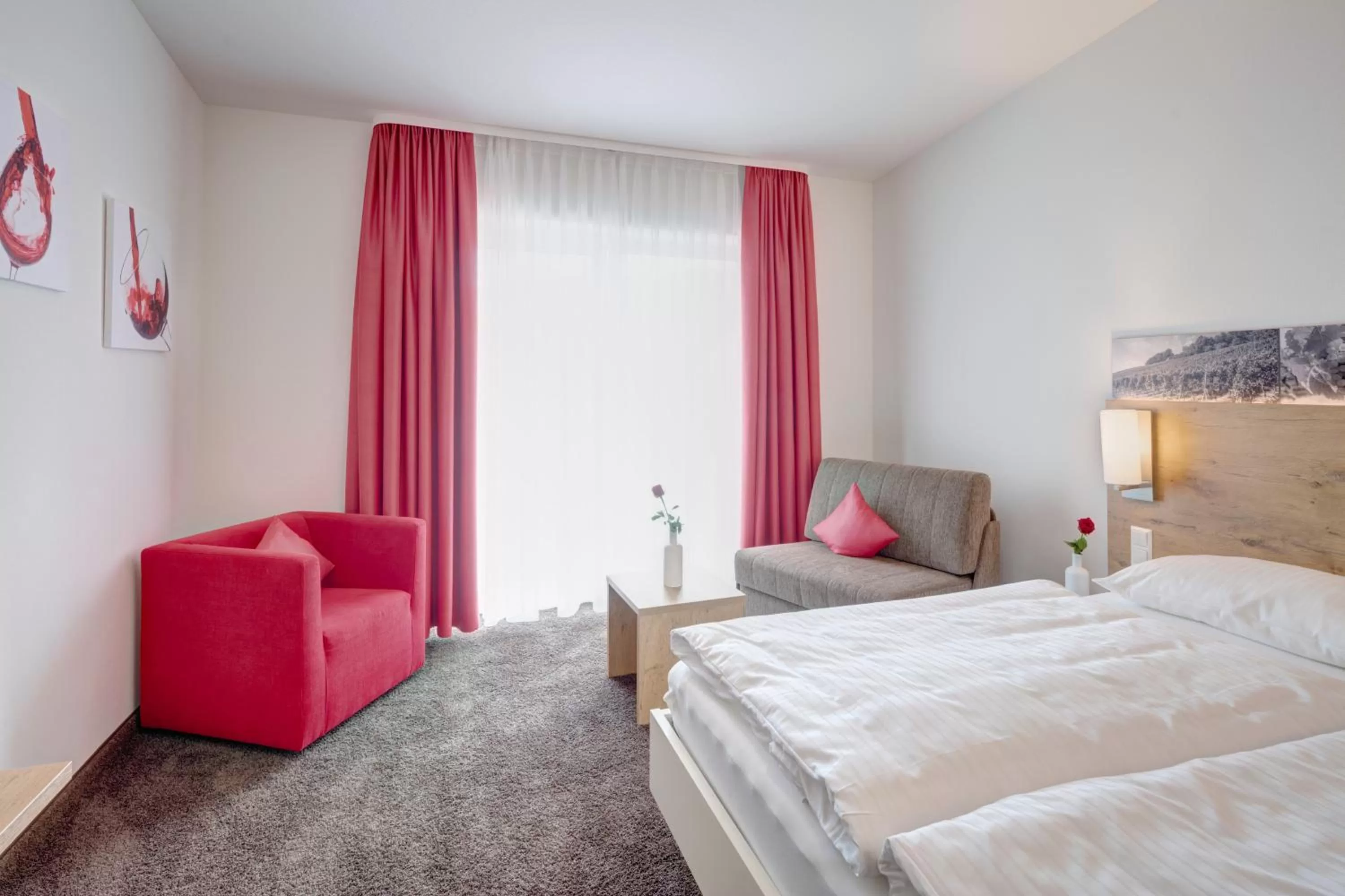 Photo of the whole room, Bed in Vinotel Heinz J. Schwab