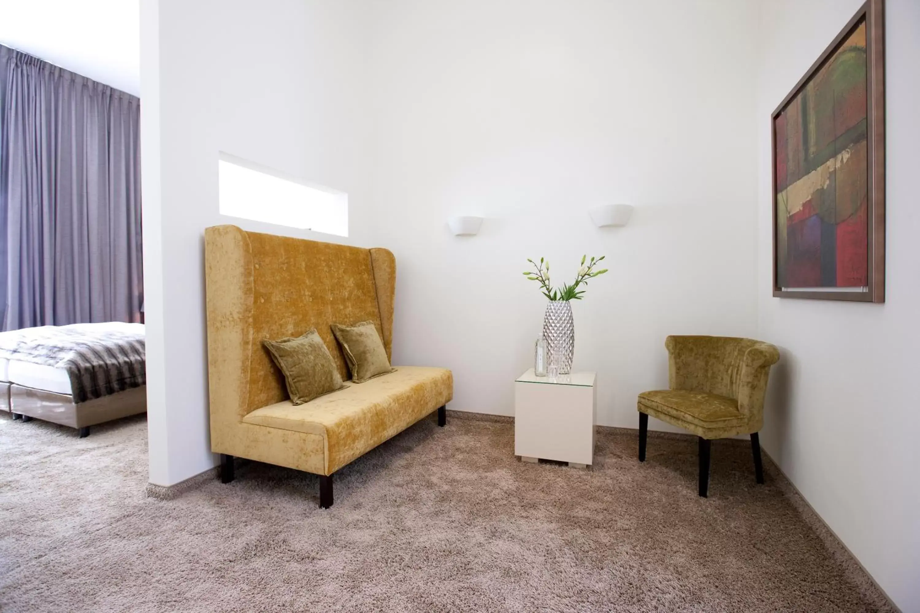 Photo of the whole room, Seating Area in Hotel Gräfrather Hof