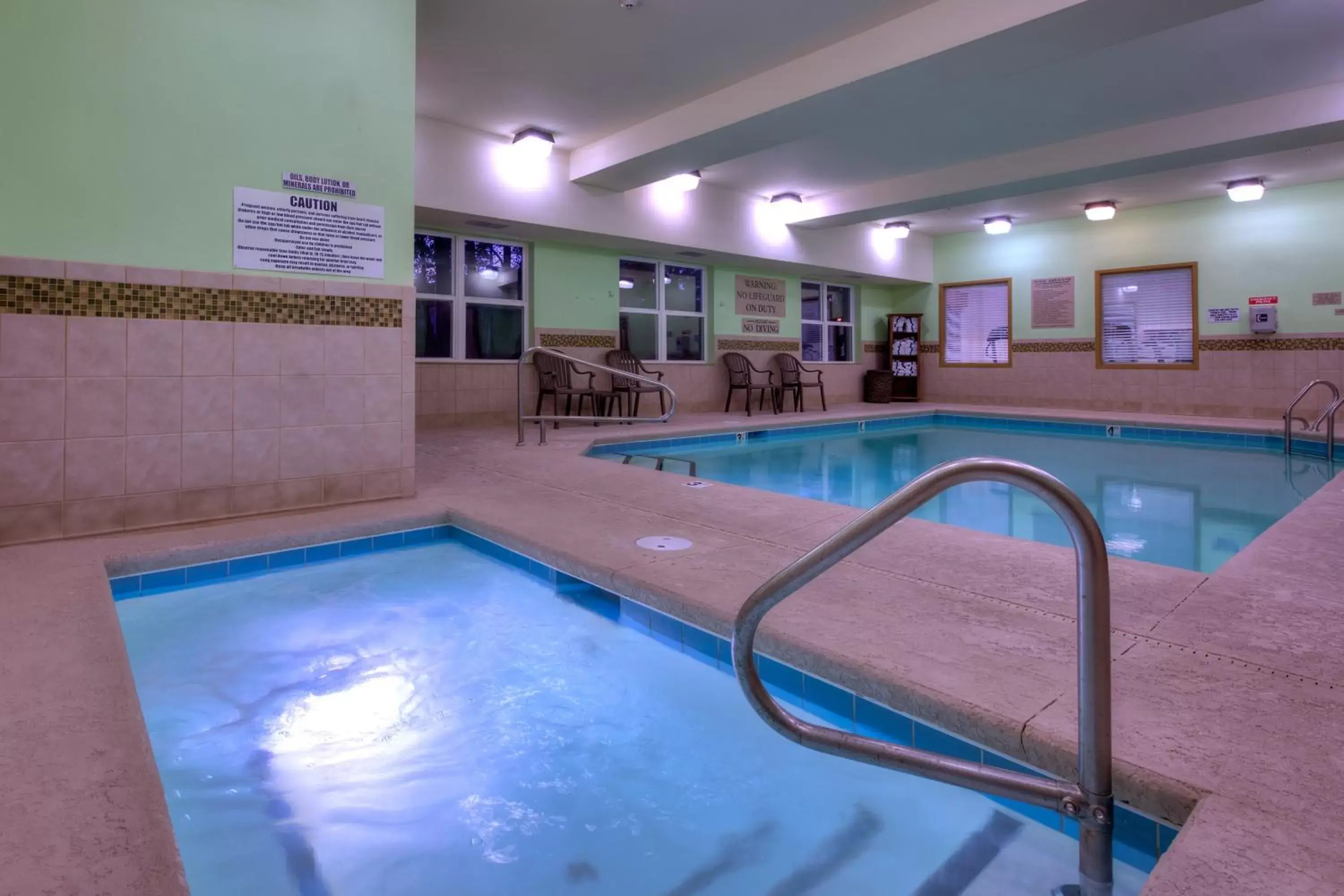 Spa and wellness centre/facilities, Swimming Pool in Country Inn & Suites by Radisson, Wilmington, NC