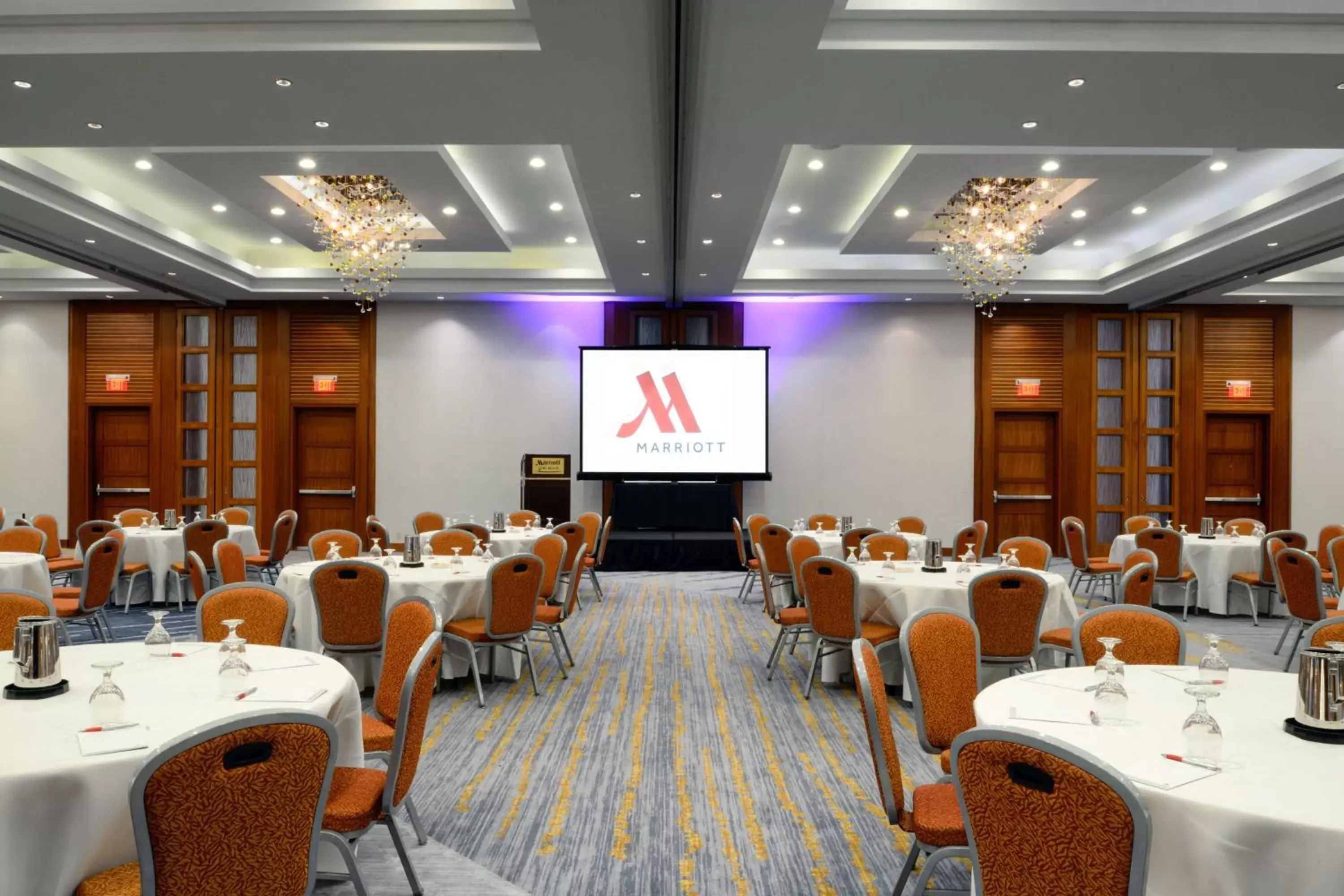 Meeting/conference room, Restaurant/Places to Eat in Long Beach Marriott