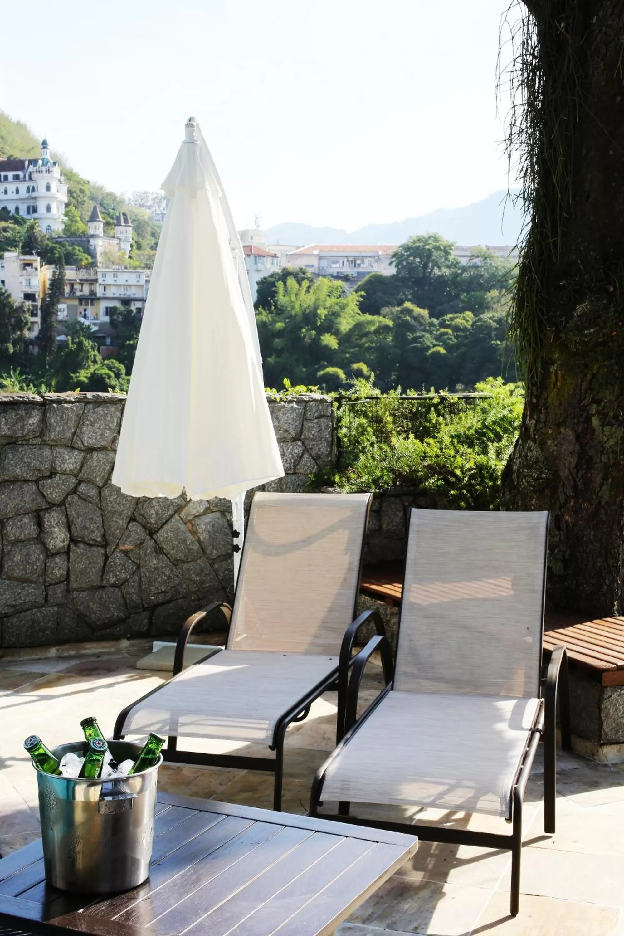 Lounge or bar in Sant' Martre