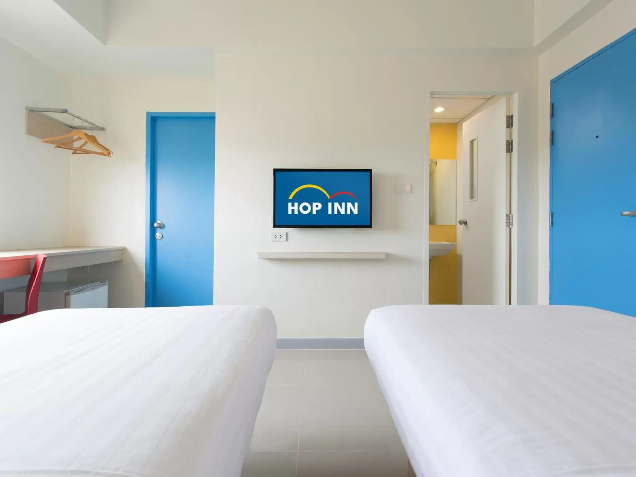 Bedroom, Bed in Hop Inn Kanchanaburi