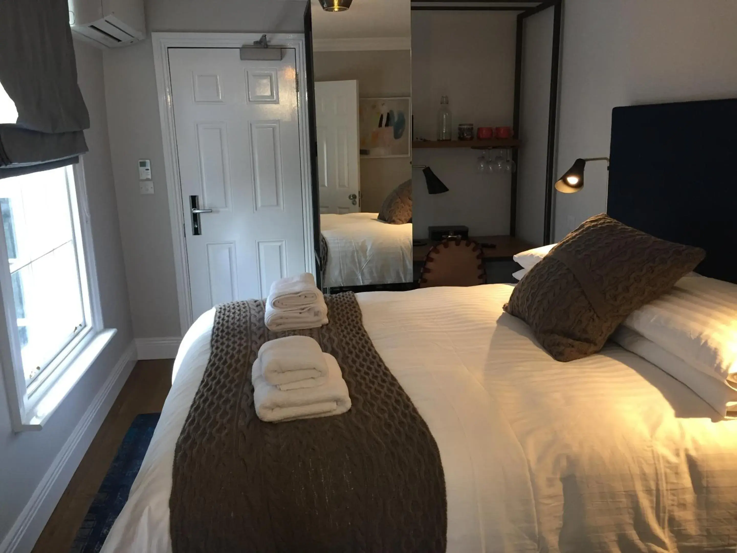 Small Double Room in Pembroke Hall
