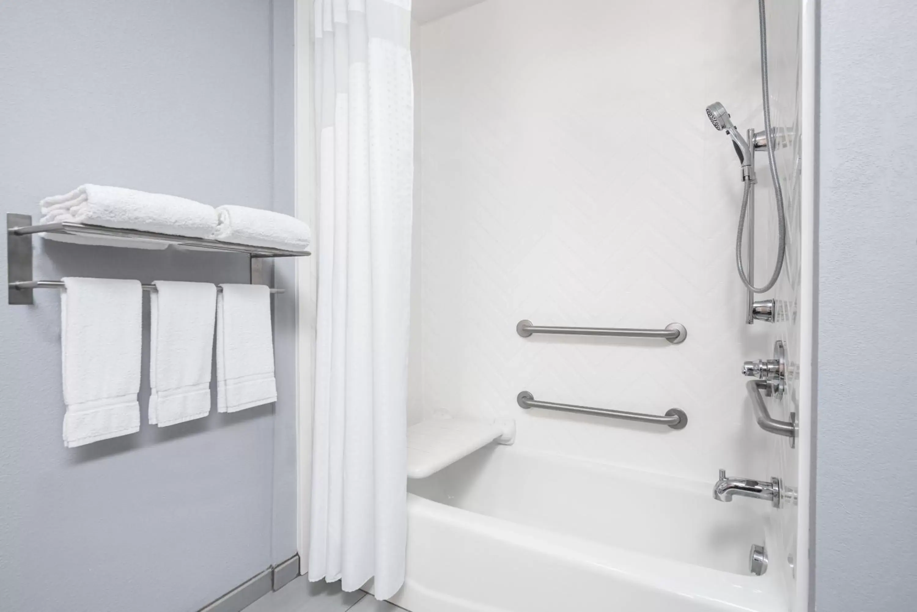 King Room - Disability Access Tub - Non-Smoking in Holiday Inn Odessa, an IHG Hotel King Room - Disability Access Tub - Non-Smoking in Holiday Inn Odessa, an IHG Hotel