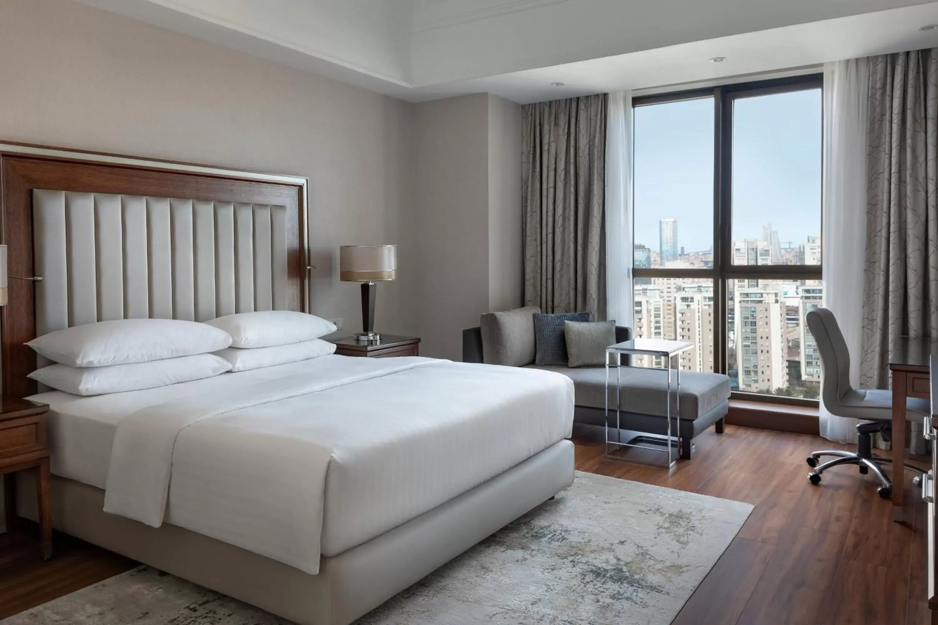 Bedroom in Istanbul Marriott Hotel Asia