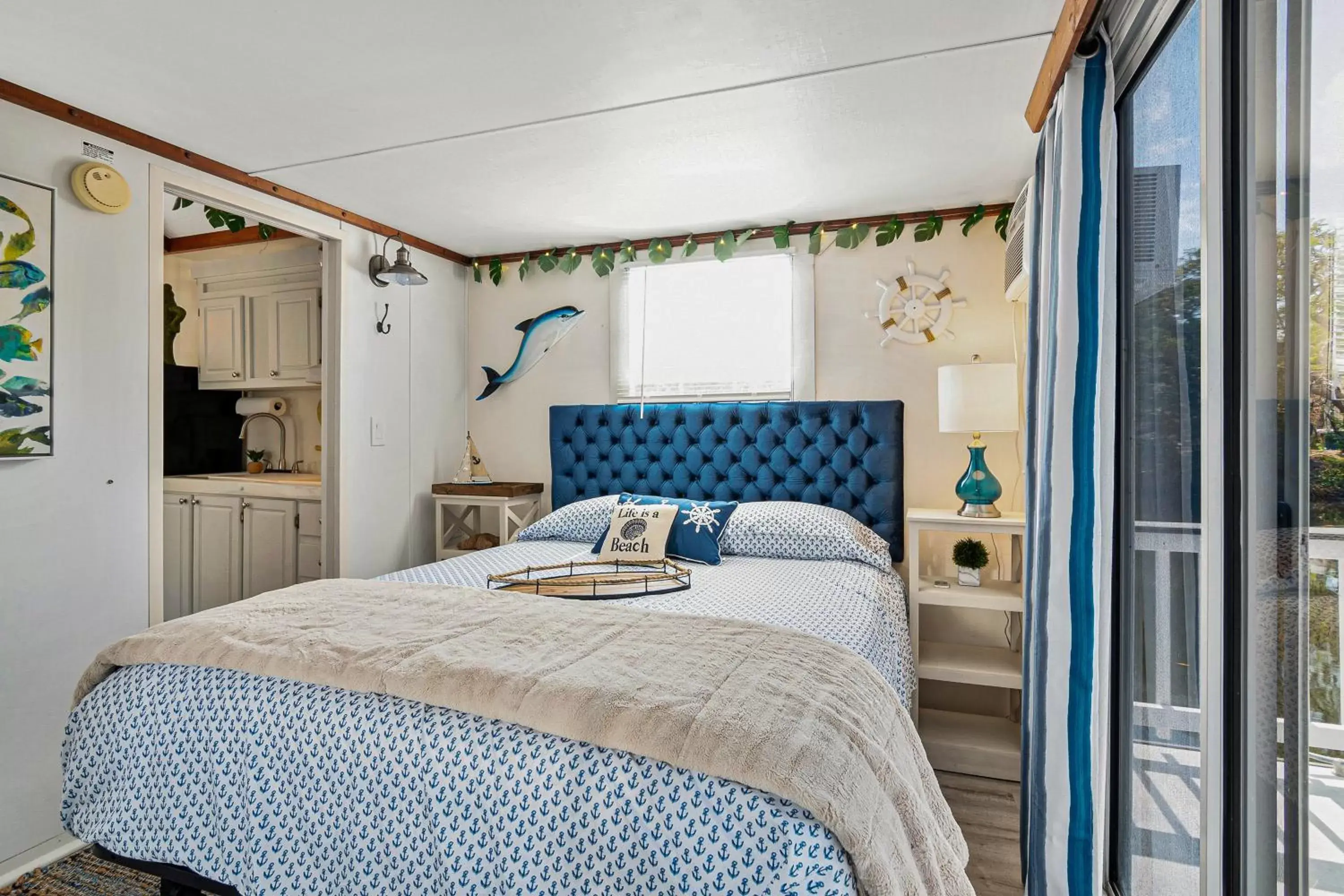 Bedroom, Bed in Latitude 26 Waterfront Resort and Marina Bedroom, Bed in Latitude 26 Waterfront Resort and Marina