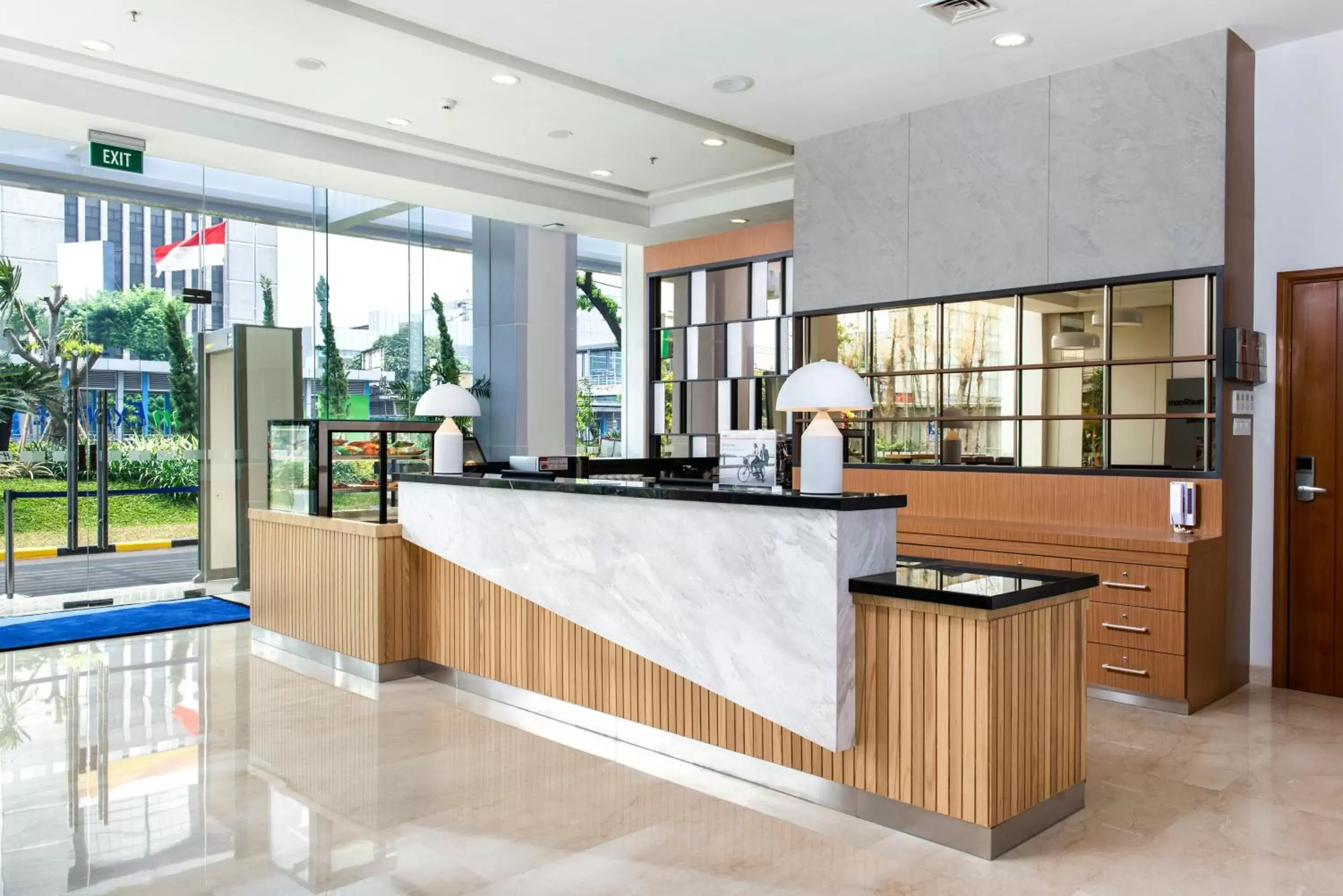 Lobby or reception, Lobby/Reception in Holiday Inn Express Jakarta Matraman, an IHG Hotel