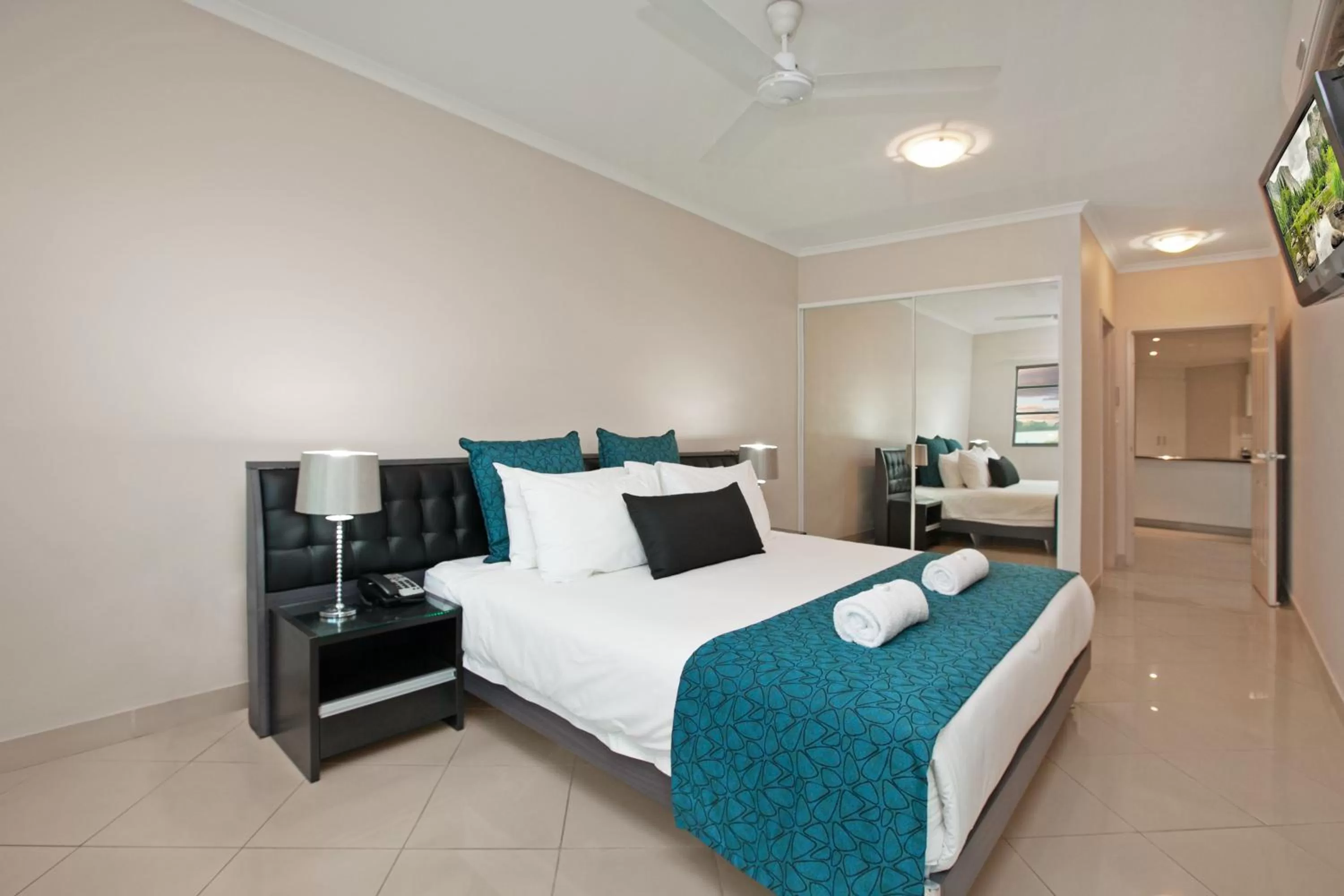 Bed in Argus Apartments Darwin