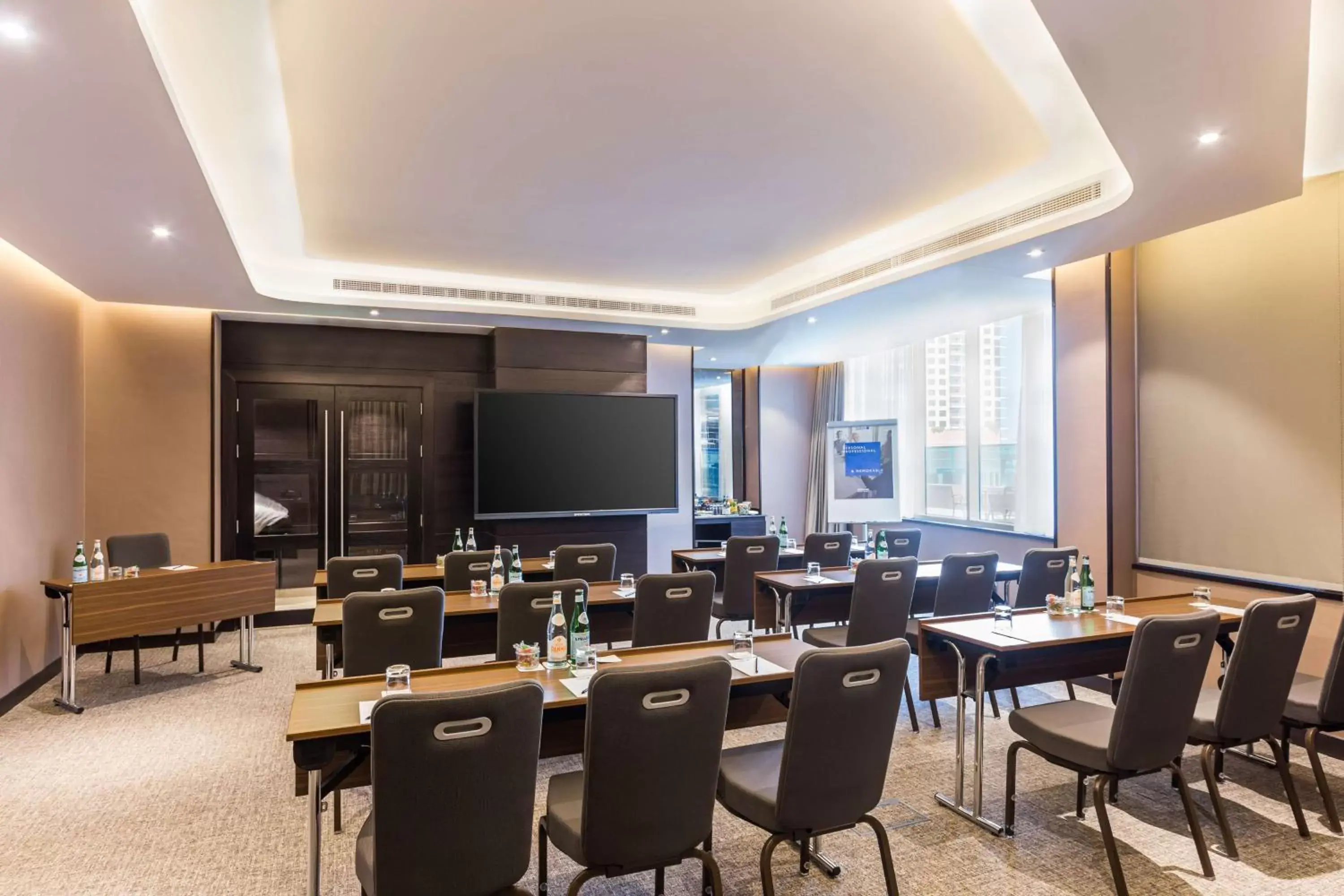 Business facilities, Restaurant/Places to Eat in Radisson Blu Hotel, Dubai Canal View