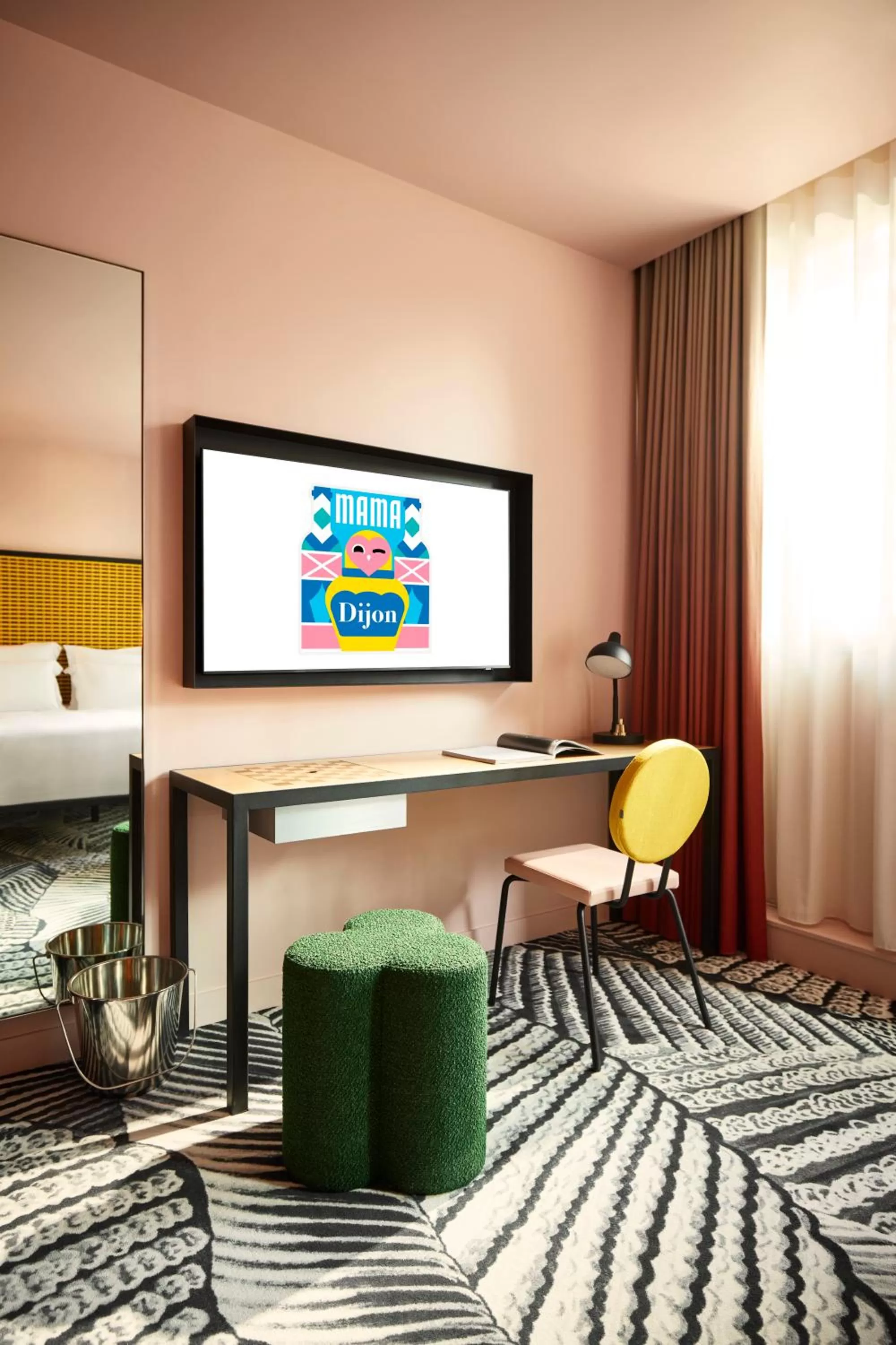 TV and multimedia in Mama Shelter Dijon